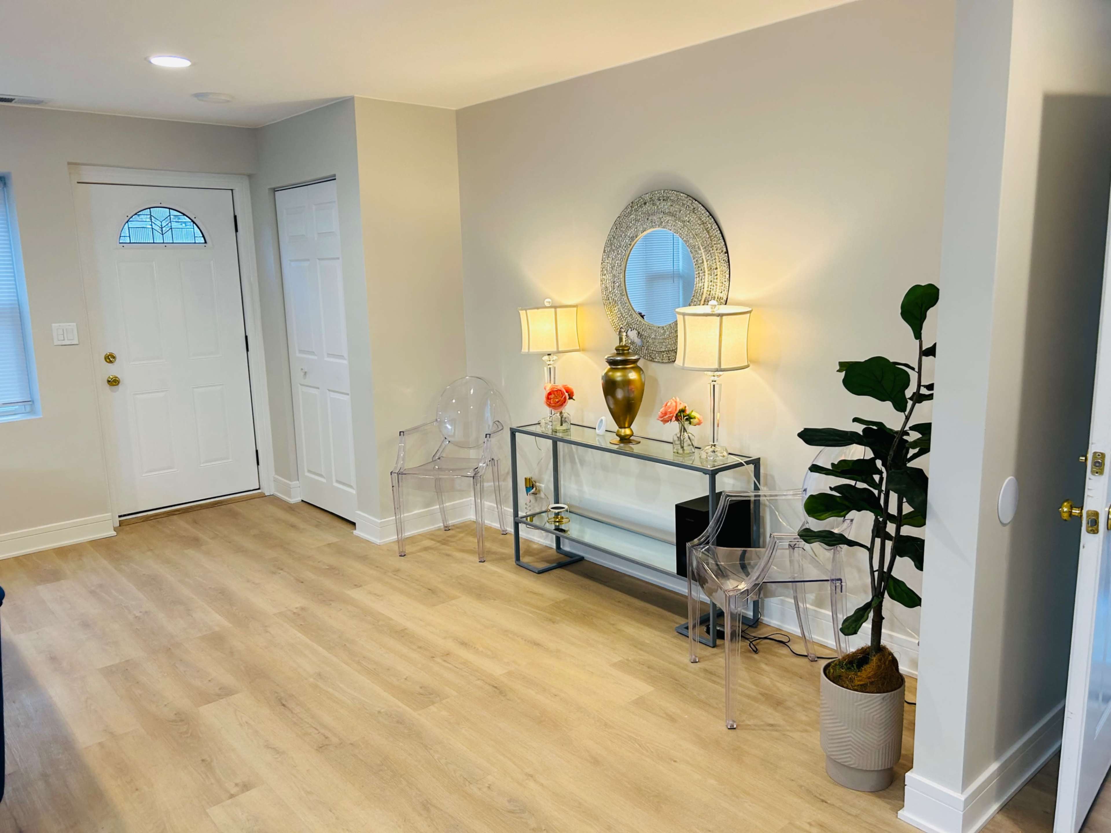 Charming Apartment near U of C Campus Image in South Side, Chicago, IL