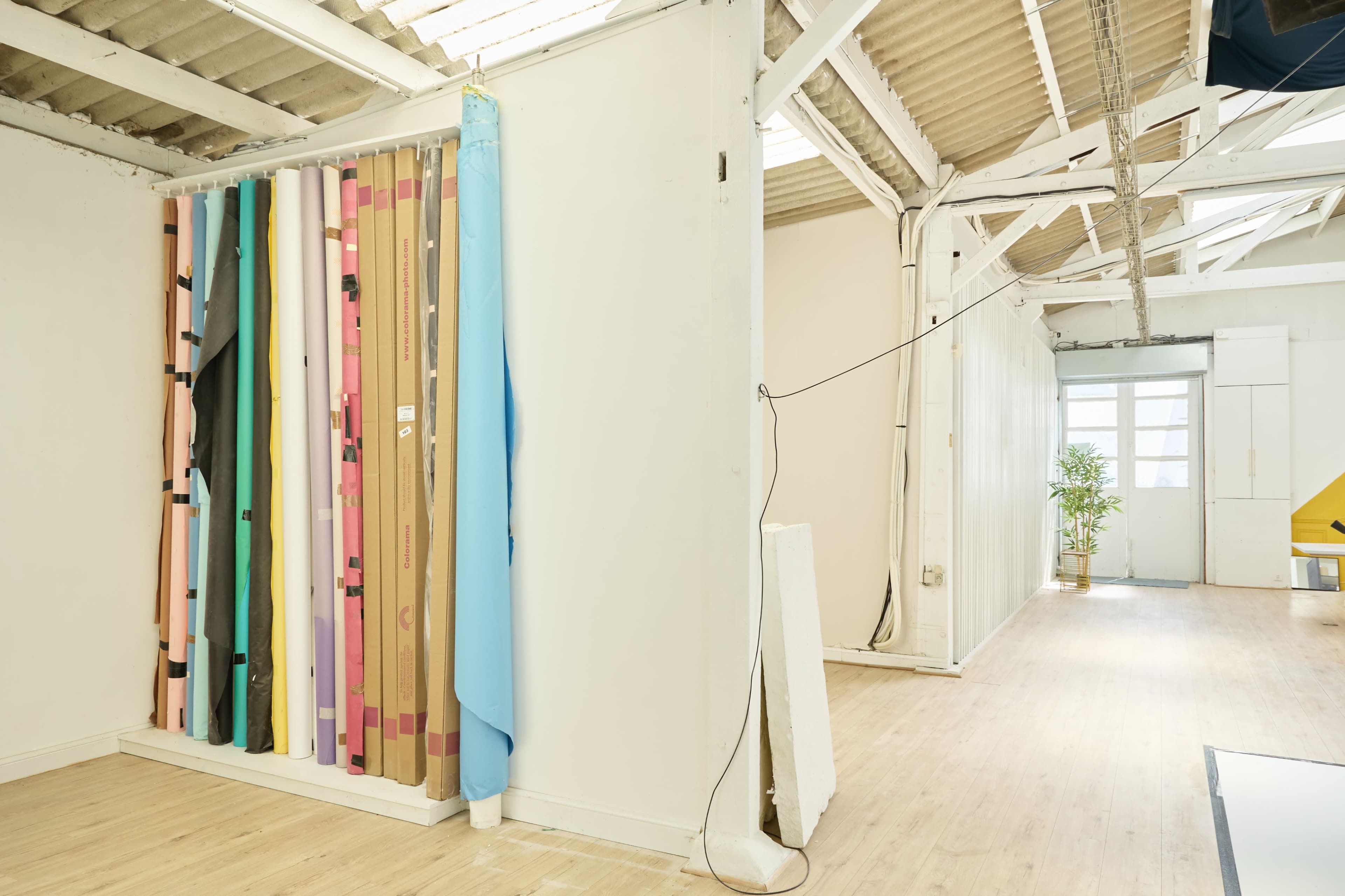 Spacieux Studio Photo Moderne à Louer — 180m², Entièrement Équipé, Maison Indépendante aux Portes de Paris Image dans , Paris, 