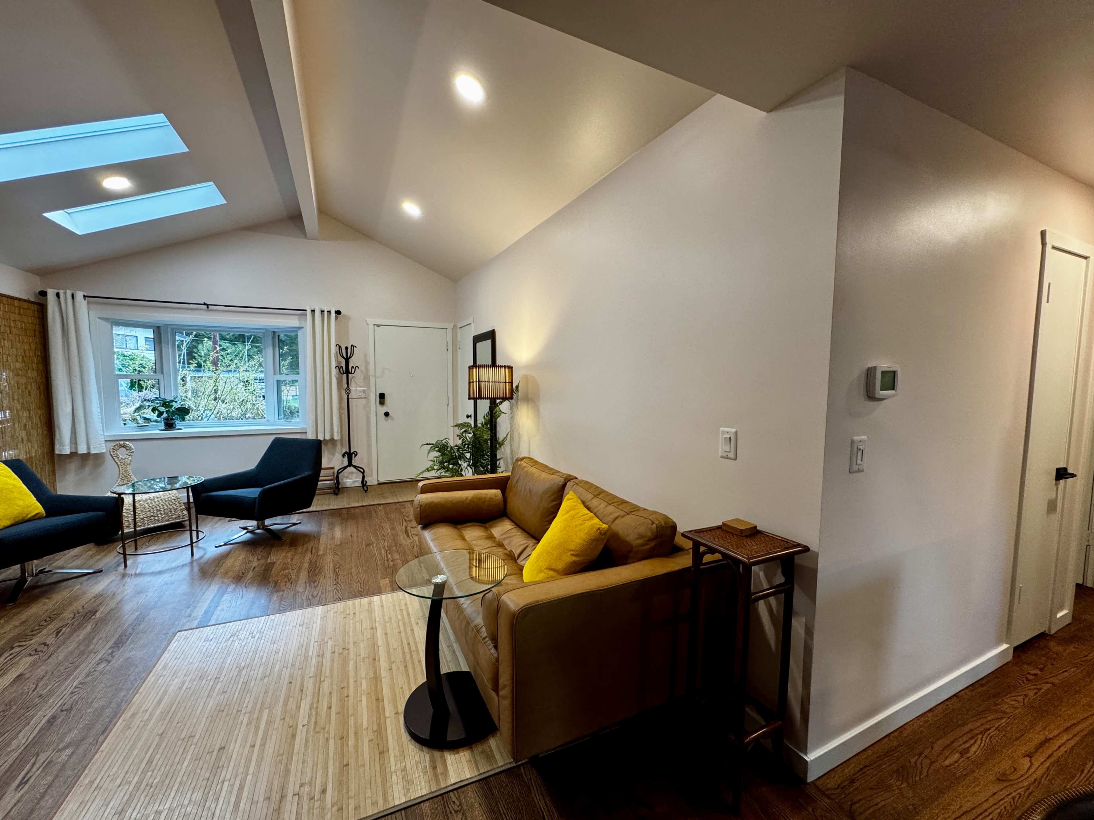 Skylit House in the Trees / Private Backyard Image in Lynnwood, Lynnwood, WA