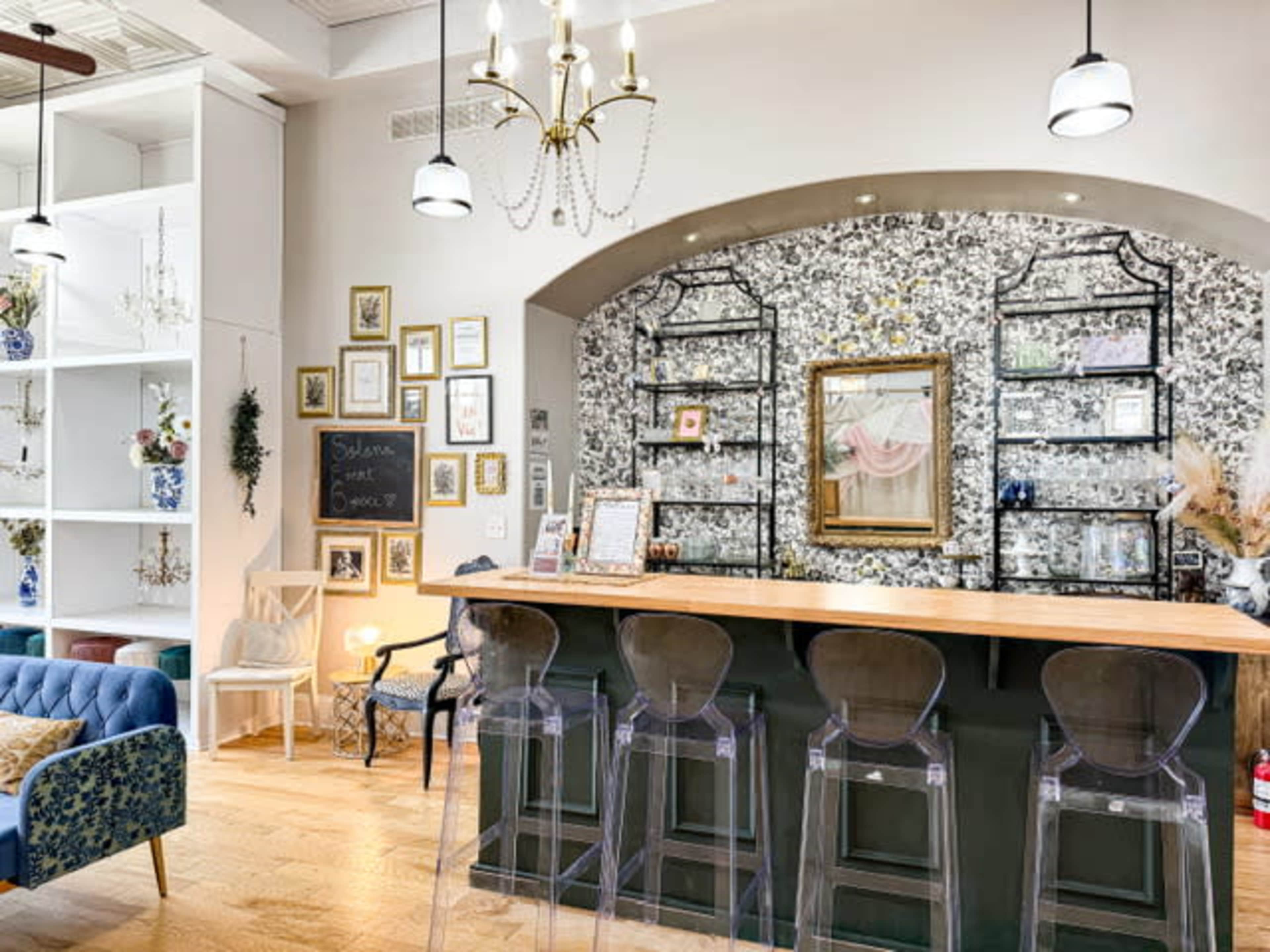 Bright, Pre Styled Content Space in Downtown Excelsior Springs Image in Fishing River Township, Excelsior Springs, MO