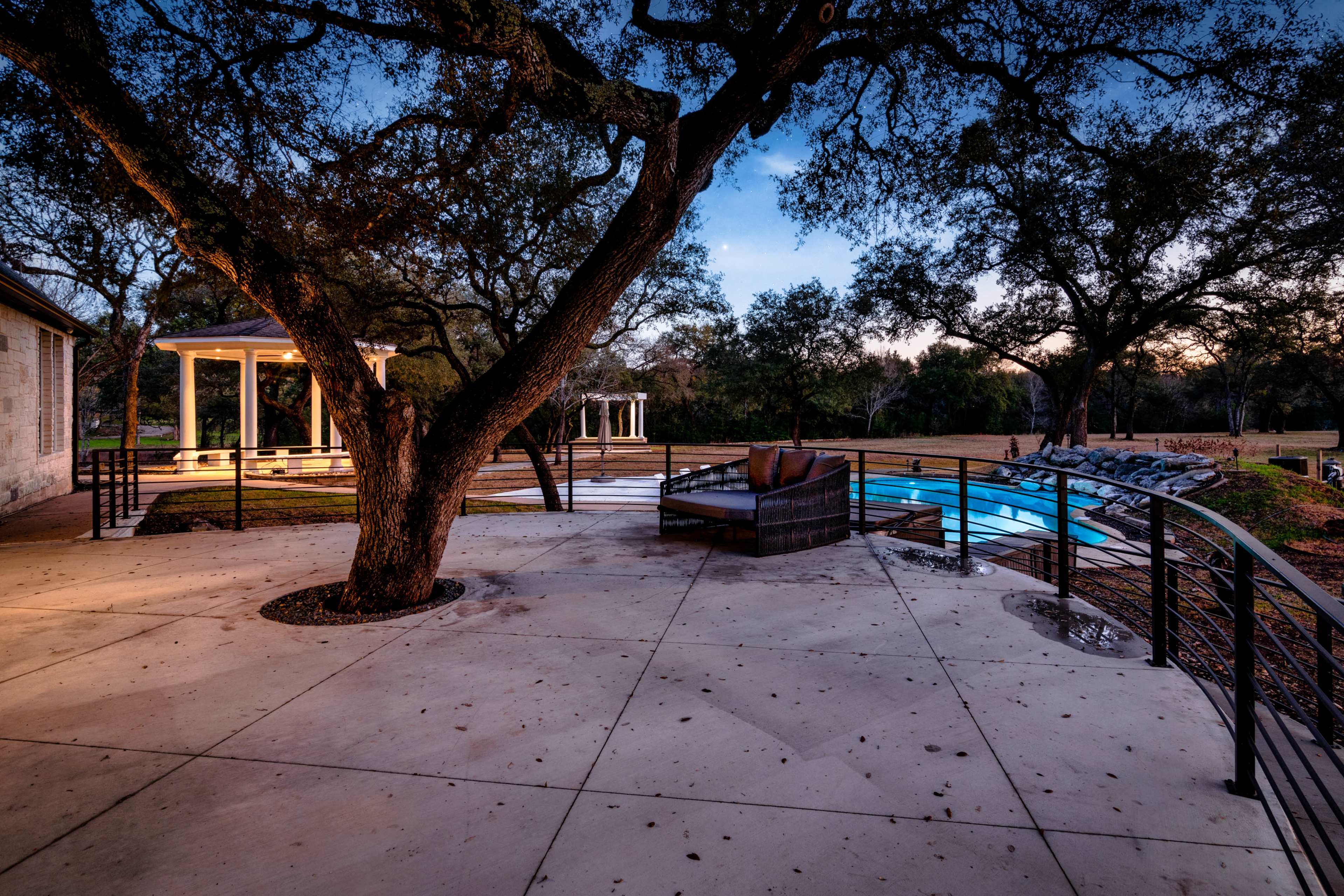 Serenita Estate: Events | Weddings | Retreats Image in Shady Hollow, Austin, TX