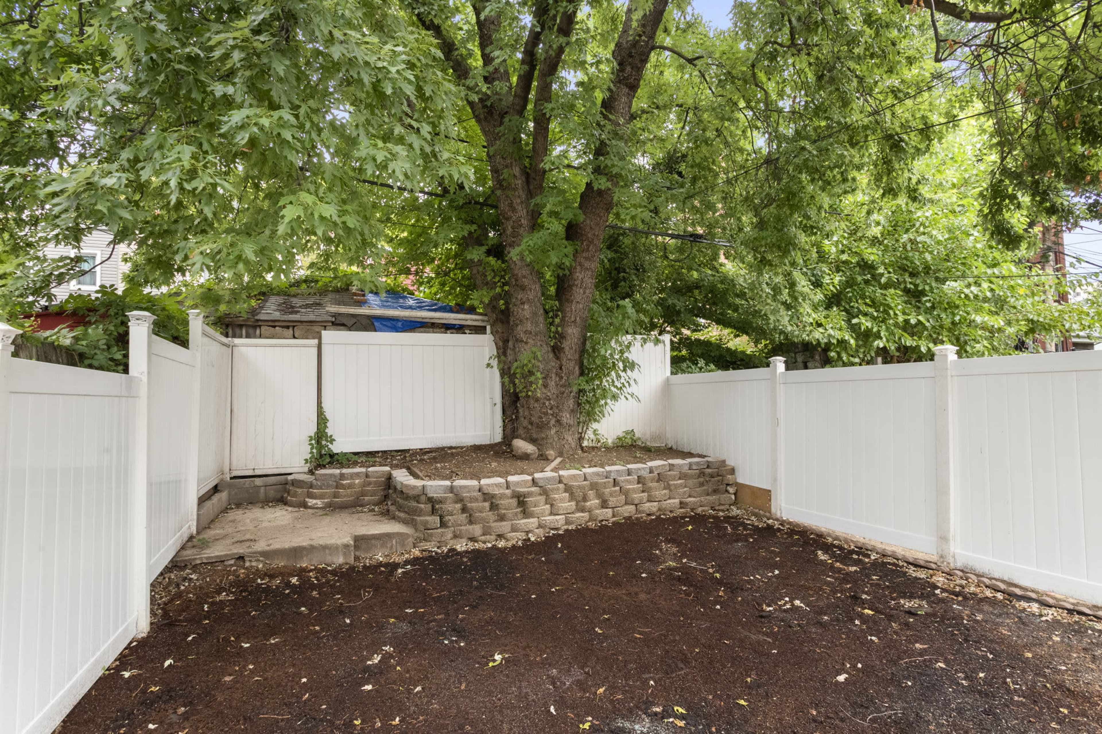 Charming Brooklyn Townhouse freshly renovated with a classical touch Image in Little Haiti, Brooklyn, NY