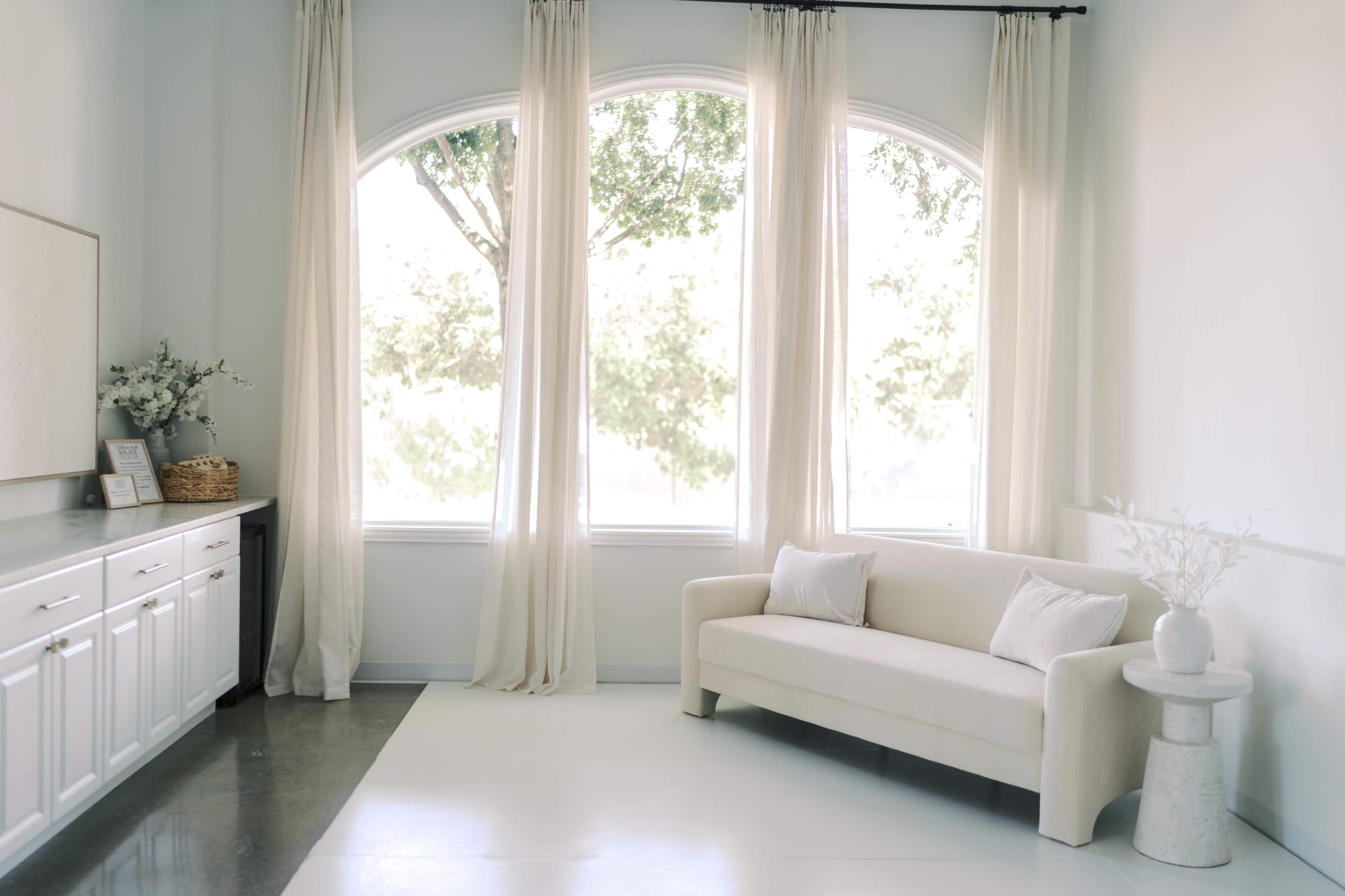 Bright Natural Light Photo Studio in DFW Image in Colleyville, Colleyville, TX