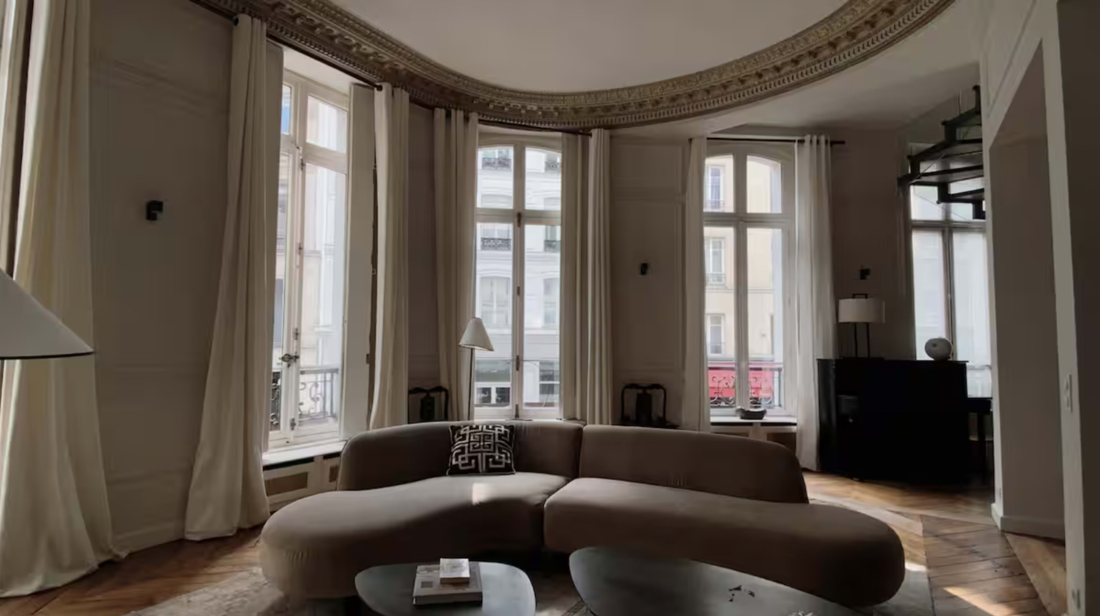 Bright, Elegant & Versatile Space for Photoshoots, Events, and Pop-Up Shops Image in Sentier, Paris, 