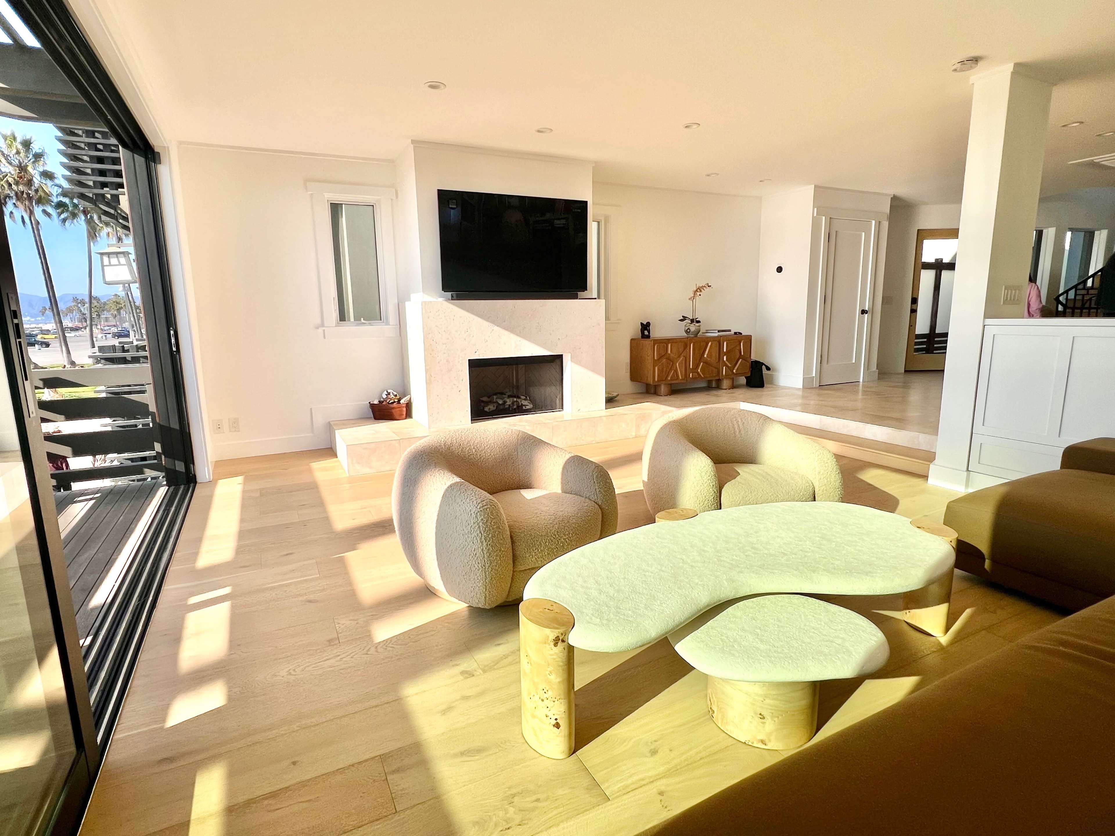 Fantastic Beachfront Townhome with rooftop deck Image in Venice, Venice, CA