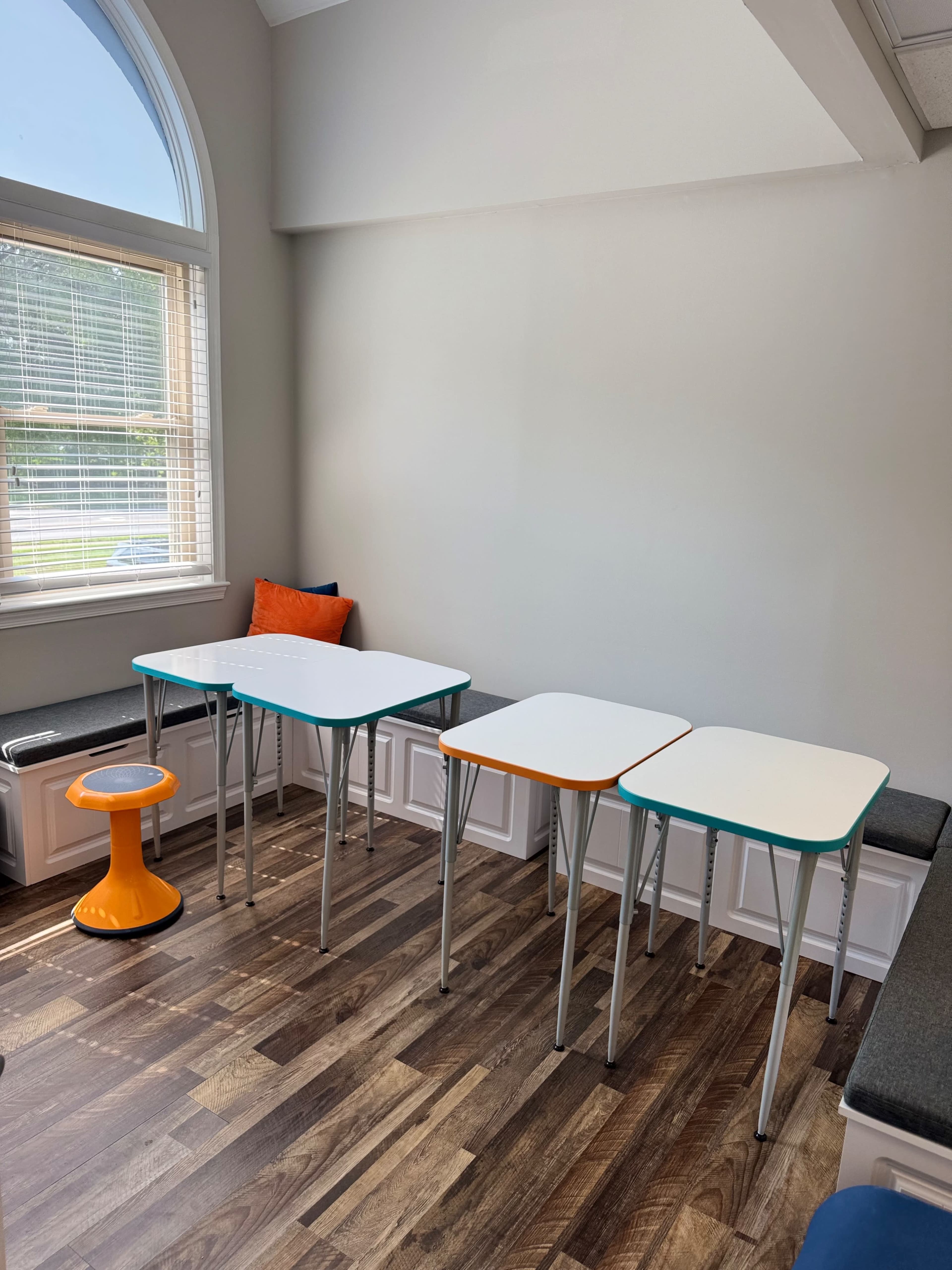 Cozy Modern Meeting Space Image in Herndon, Herndon, VA