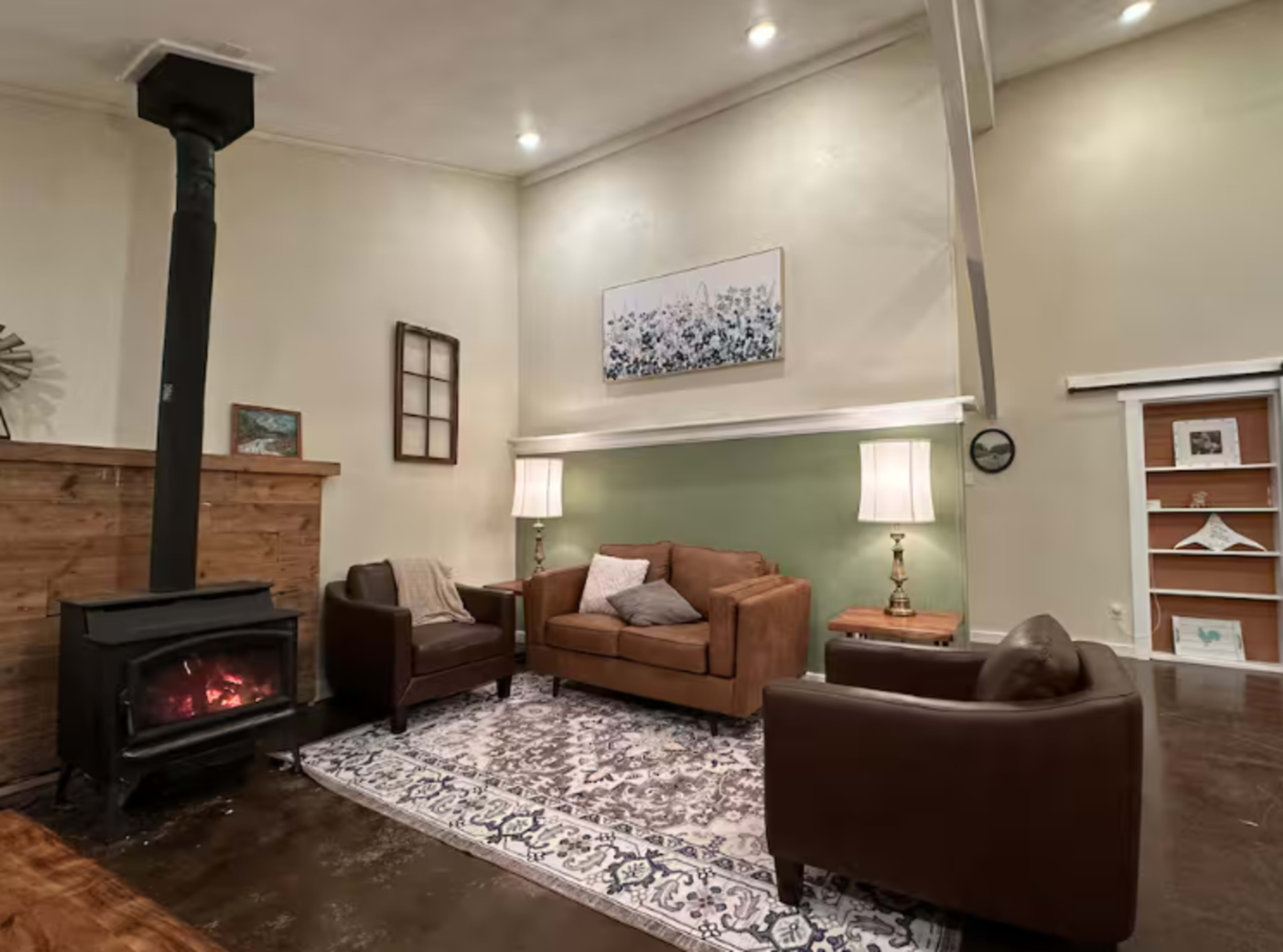 Beautiful home with rustic event space Image in , Arlington, WA