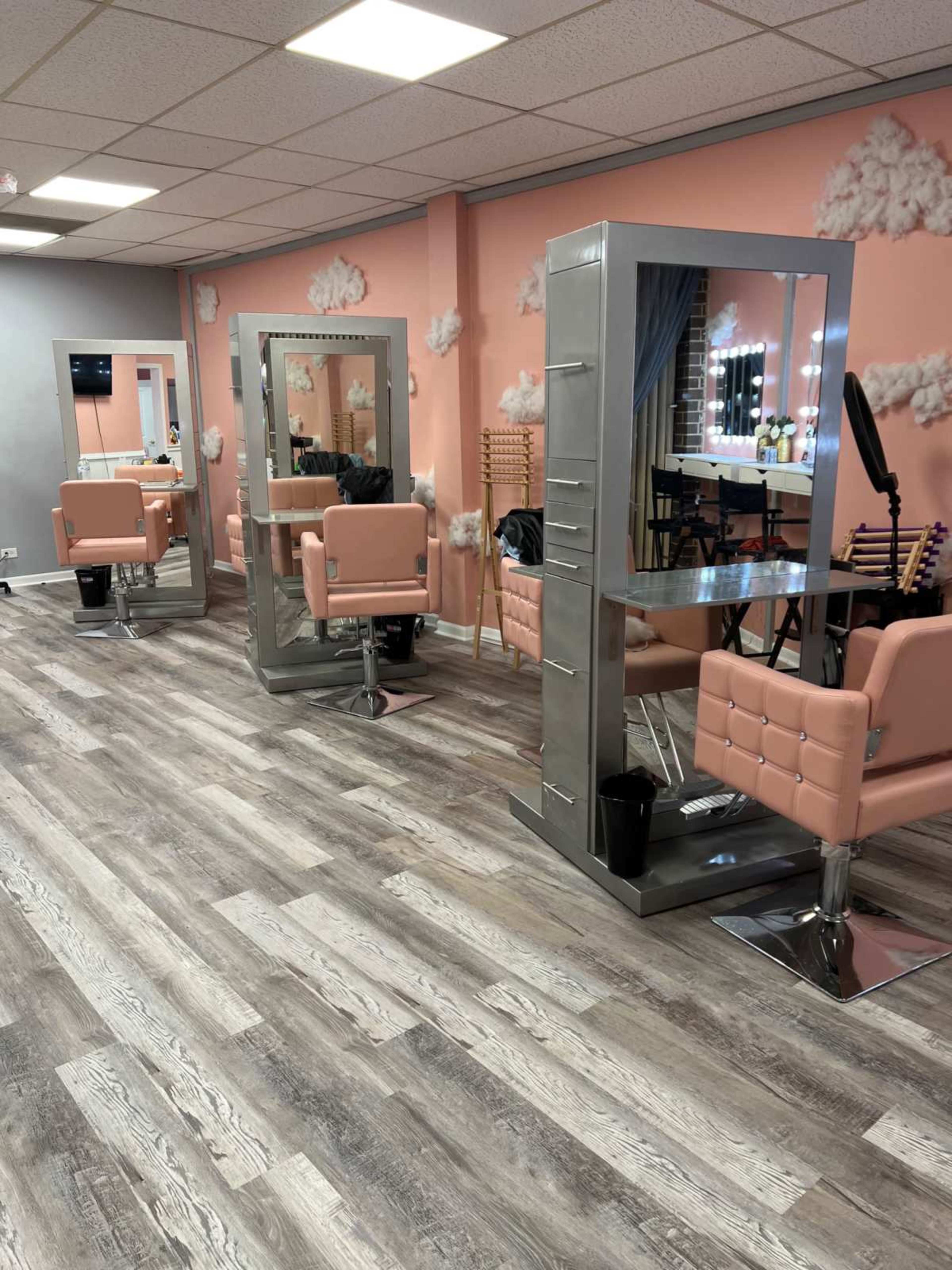 Beauty Bar for Studio Action Etc. Image in Palos Township, Hickory Hills, IL