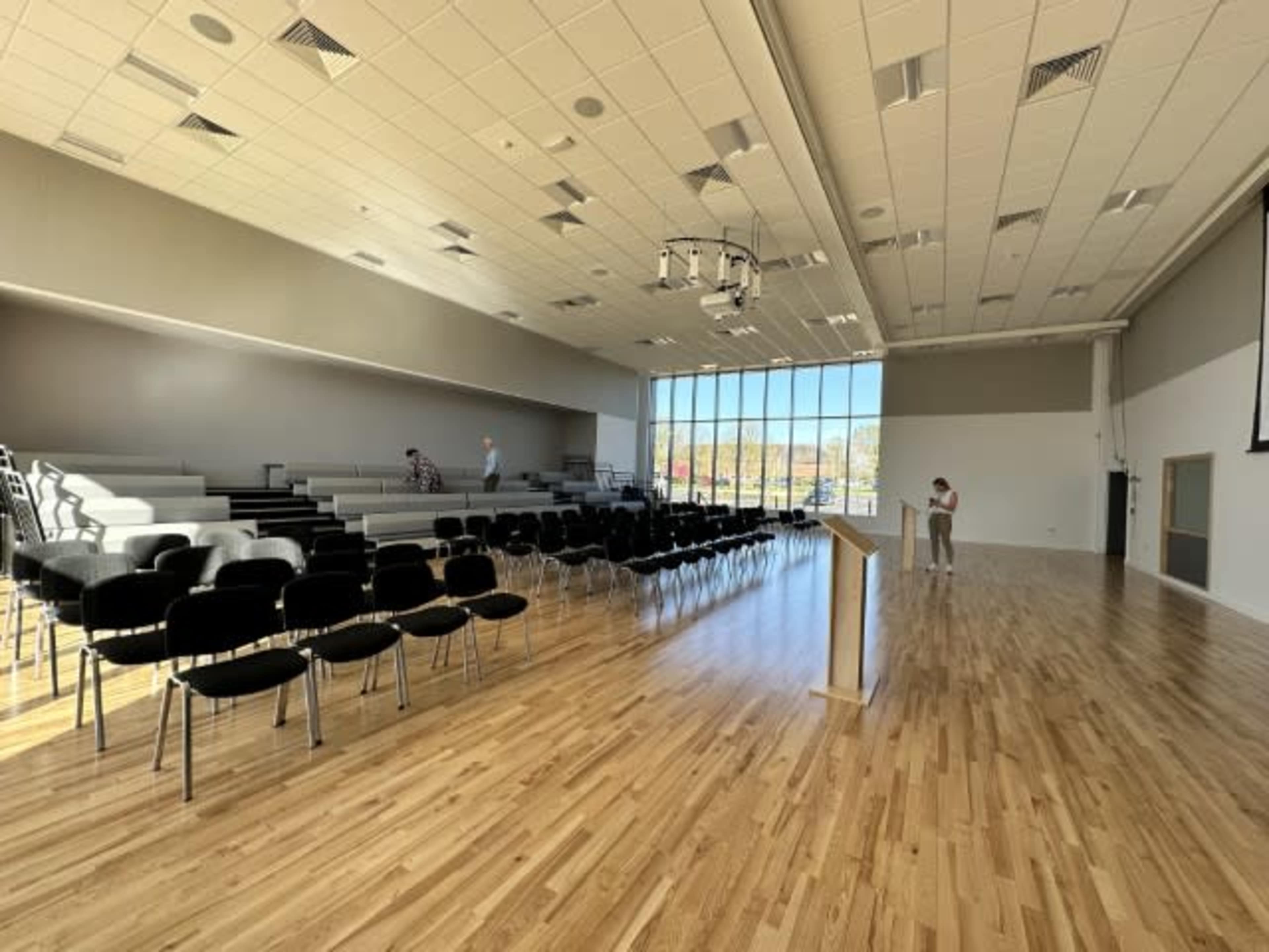 Spacious, inspiring and versatile Margaret Mason Hall, Cheshire, within a tranquil 30 acre campus Image in Heald Green, Manchester, ENG