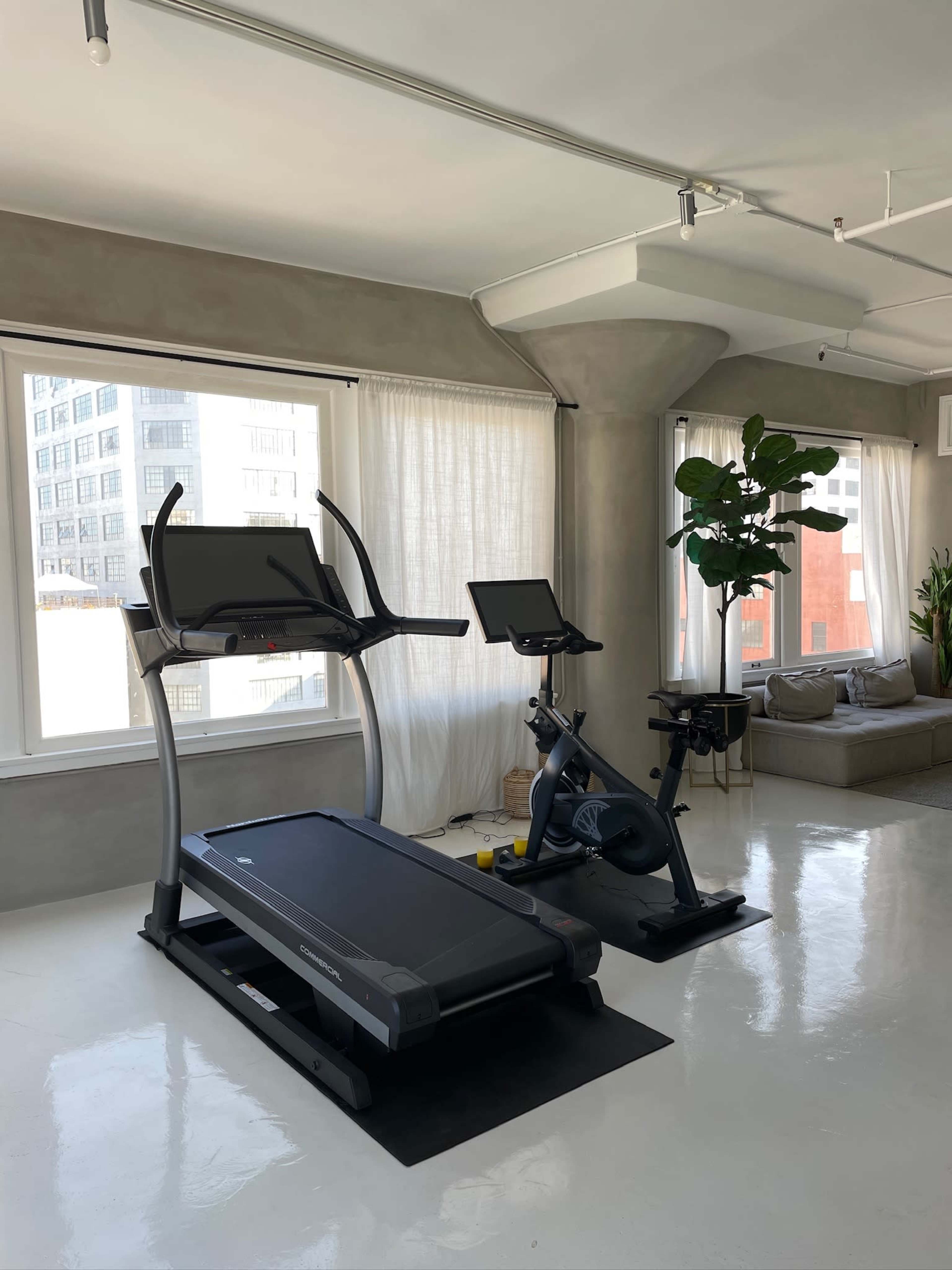 Sun Drenched DTLA Gym w/ Sauna + Photo Studio Image in Central LA, LOS ANGELES, CA