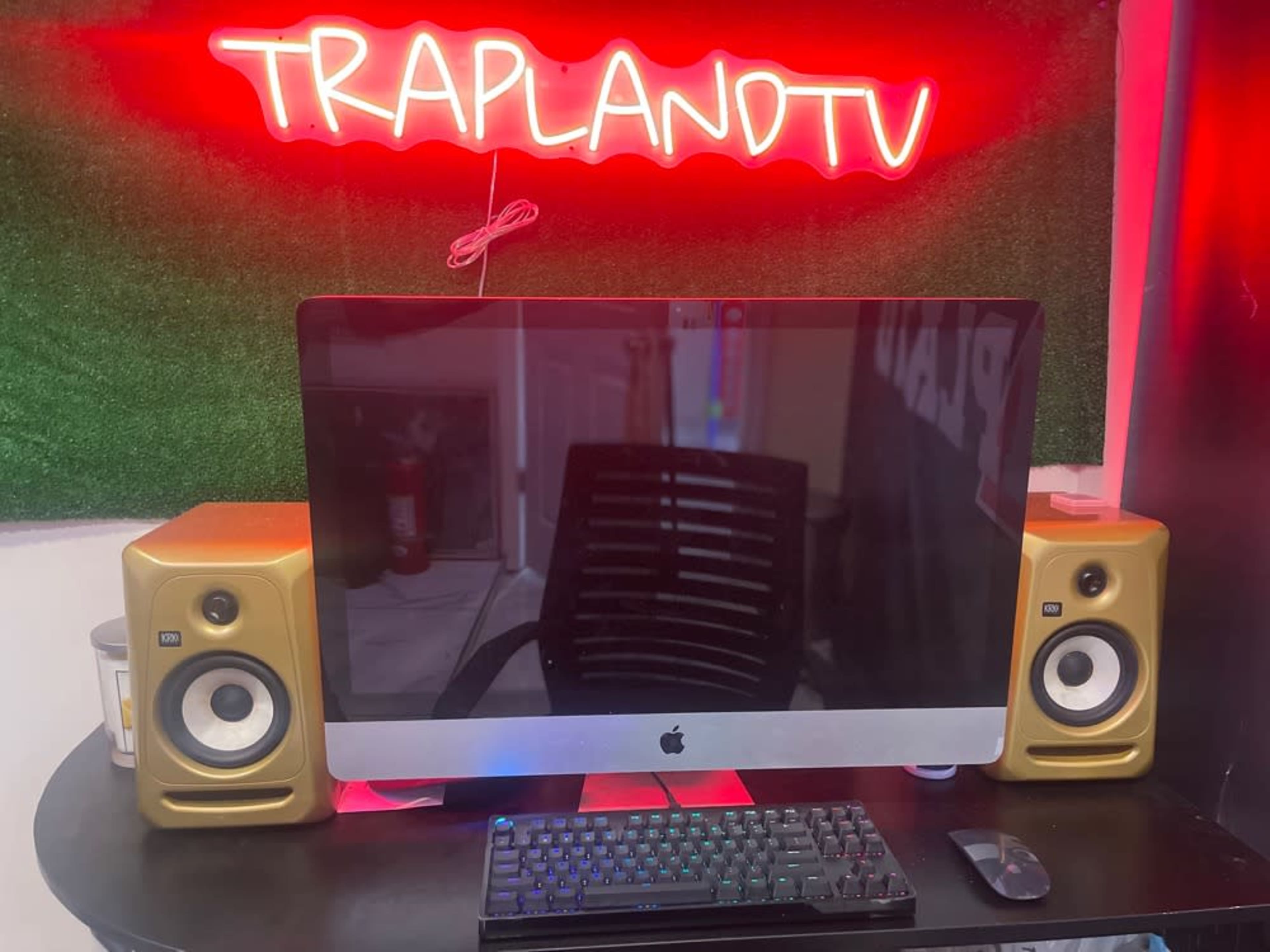 IMAC Desktop