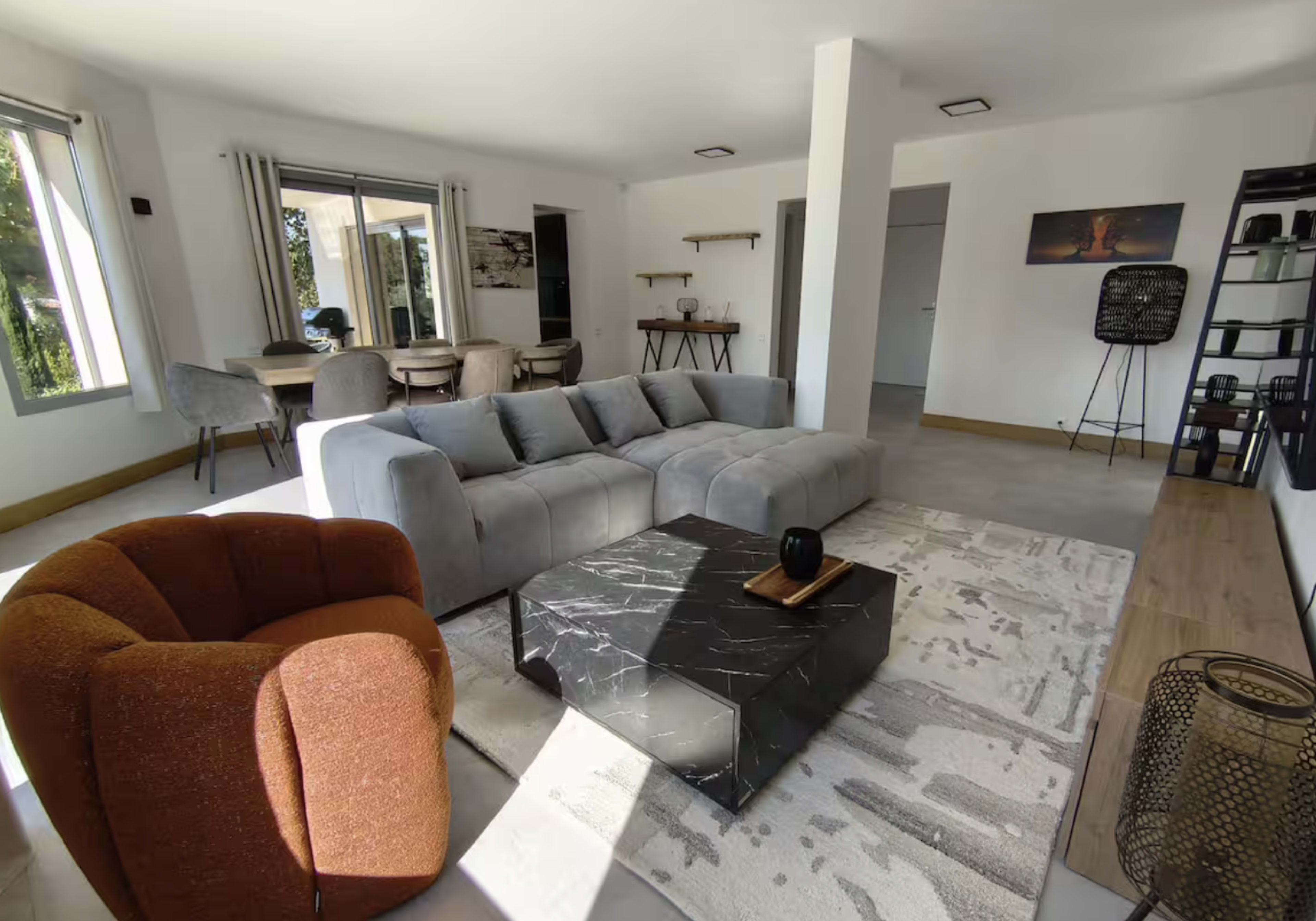 Villa Design Lumineuse avec Piscine — Idéale pour Shooting Mode, Publicités & Contenu Lifestyle Image in , chateauneuf grasse