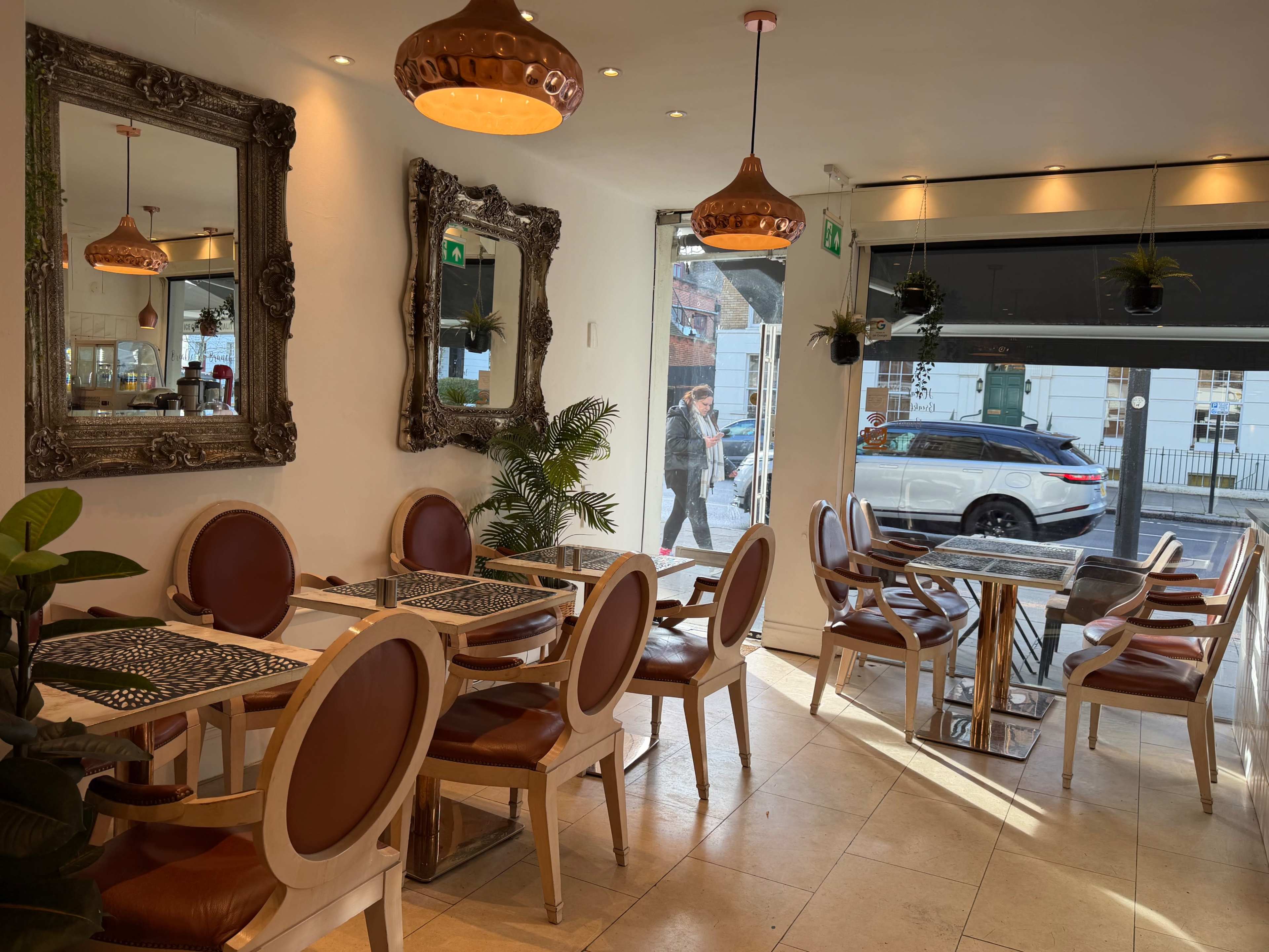 Cozy Coffee Shop for Private Events & Meetings w11 Image in Notting Hill, London, ENG