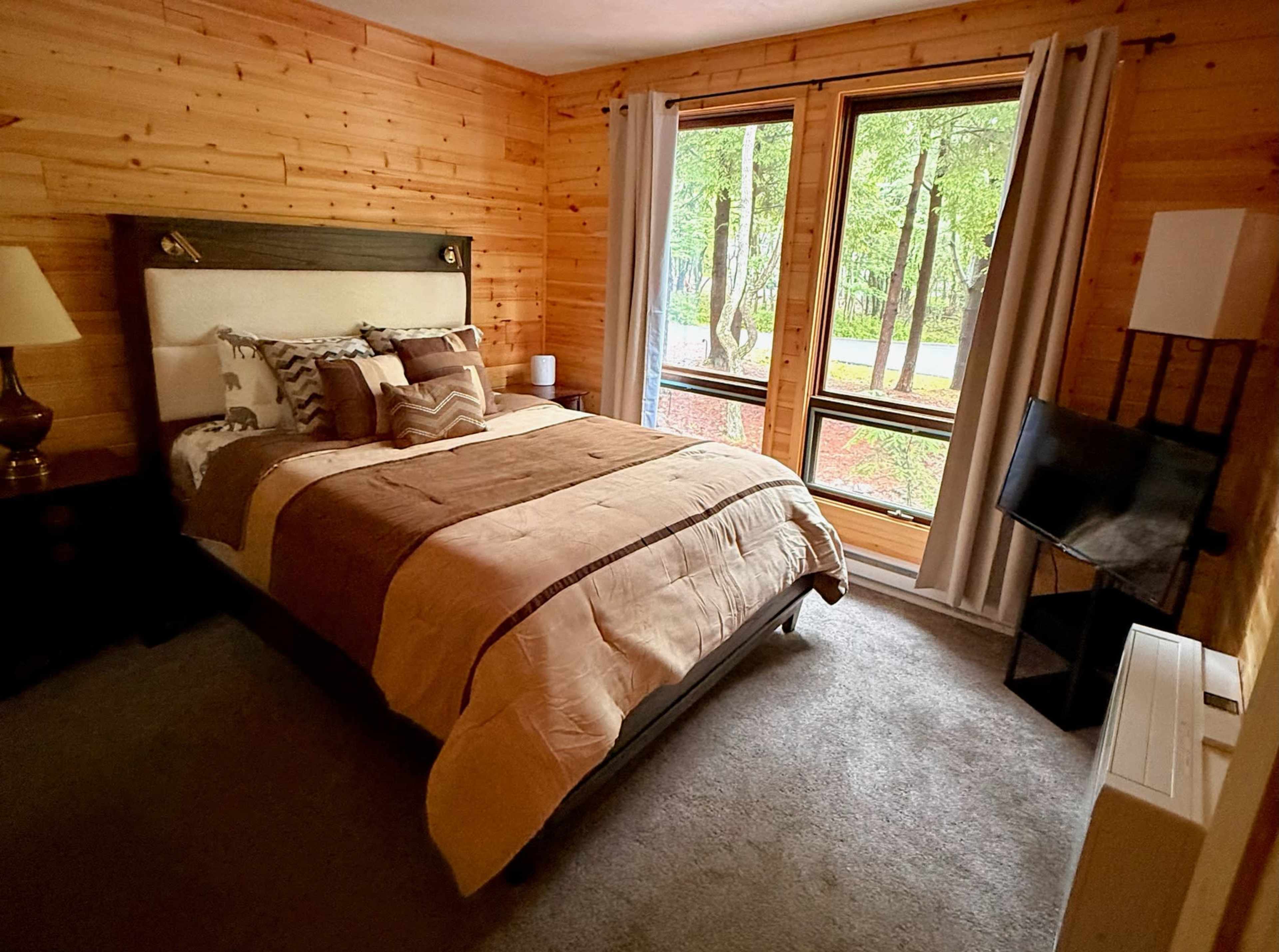 Mountain Cabin with Modern Interior Image in Tobyhanna Township, Blakesslee, PA