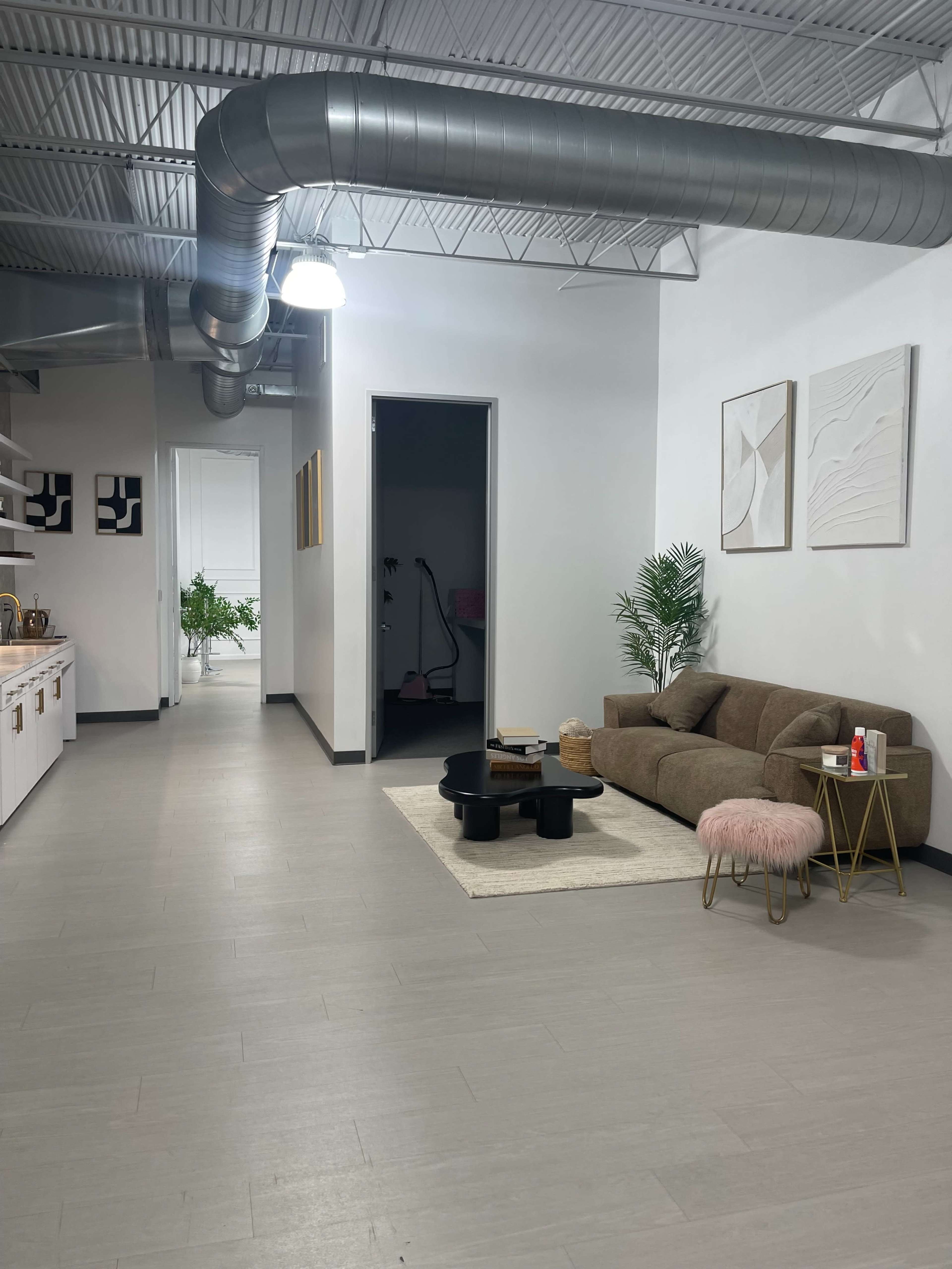 Venue located 15 minutes from downtown Houston Image in Lazybrook / Timbergrove, Houston, TX