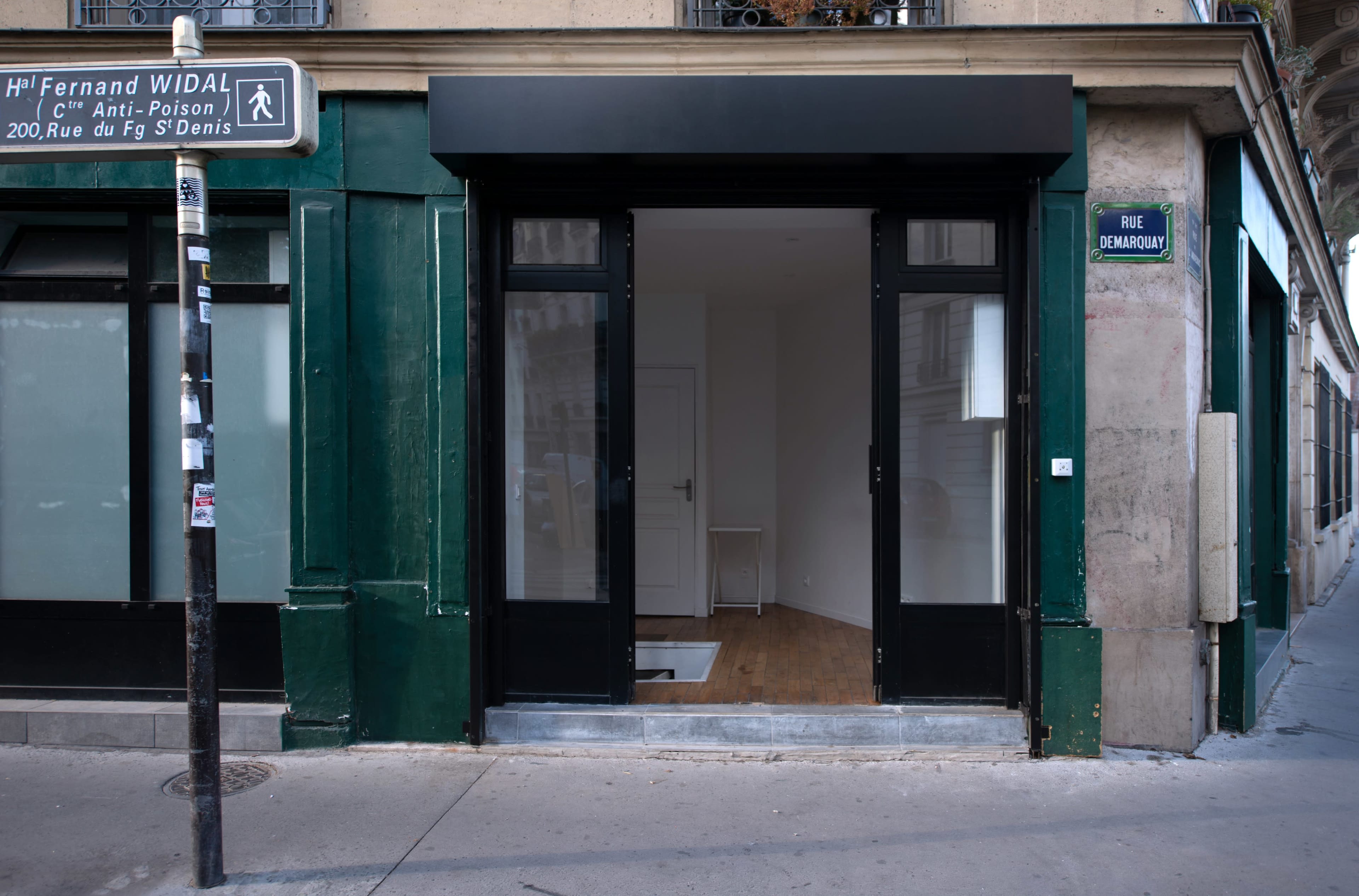 Unique underground studio with dj + podcast equipment, tattoo, bar Image in St Vincent de Paul, Paris