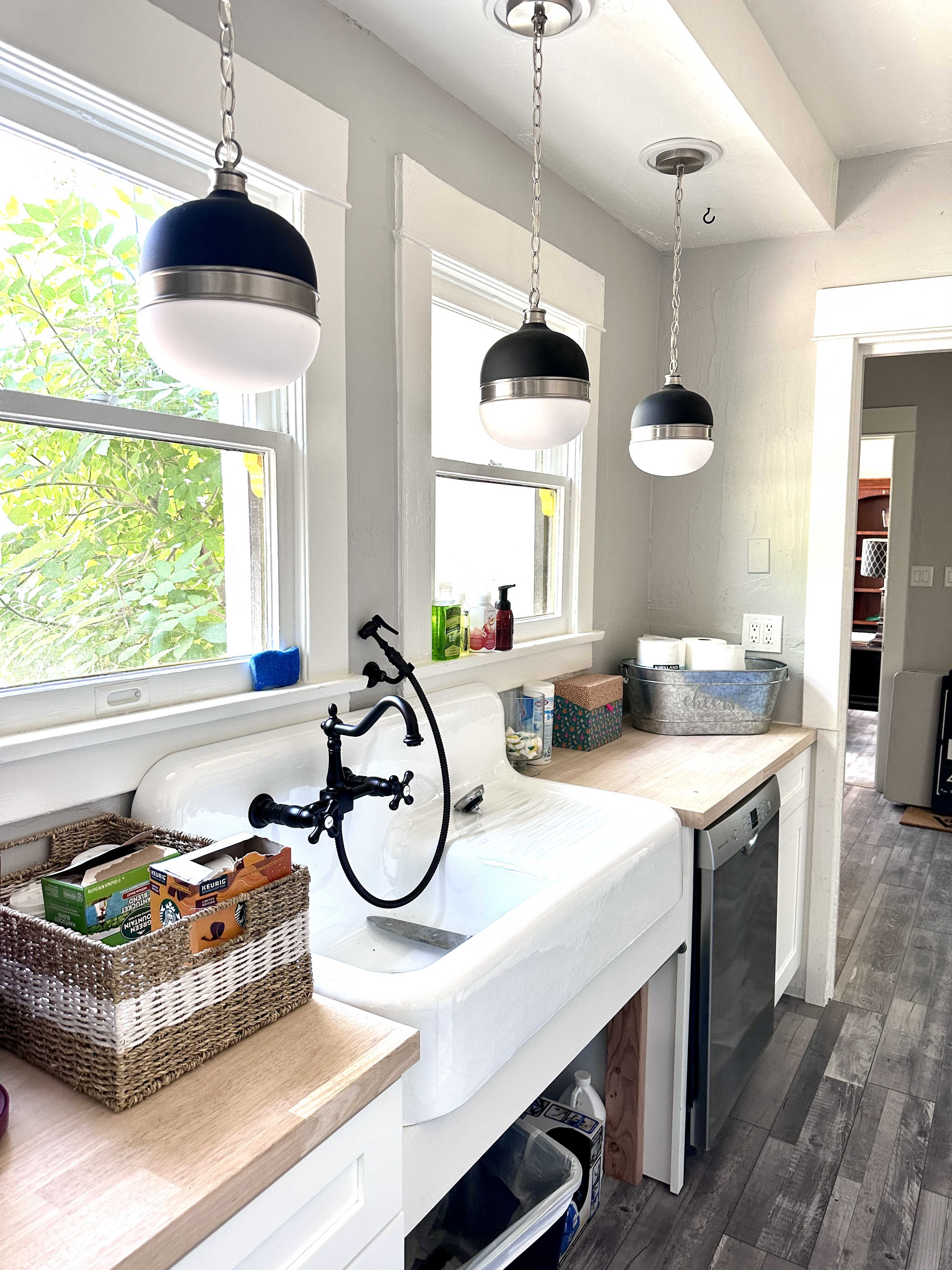 Charming Historic Bungalow with Modern Amenities Image in Central City, Phoenix, Arizona