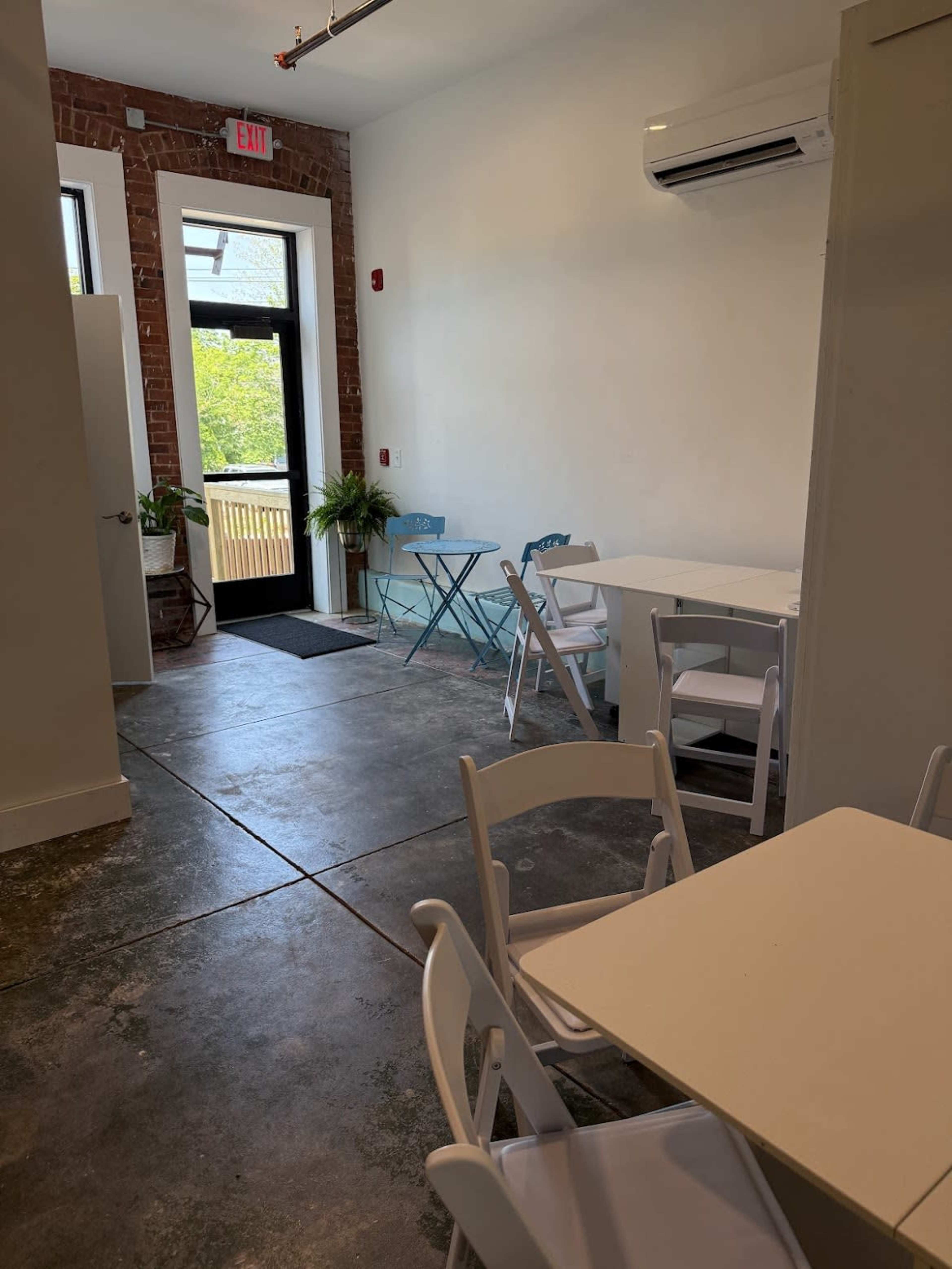 Contemporary Art Gallery Downtown Image in Dover, Dover, NH