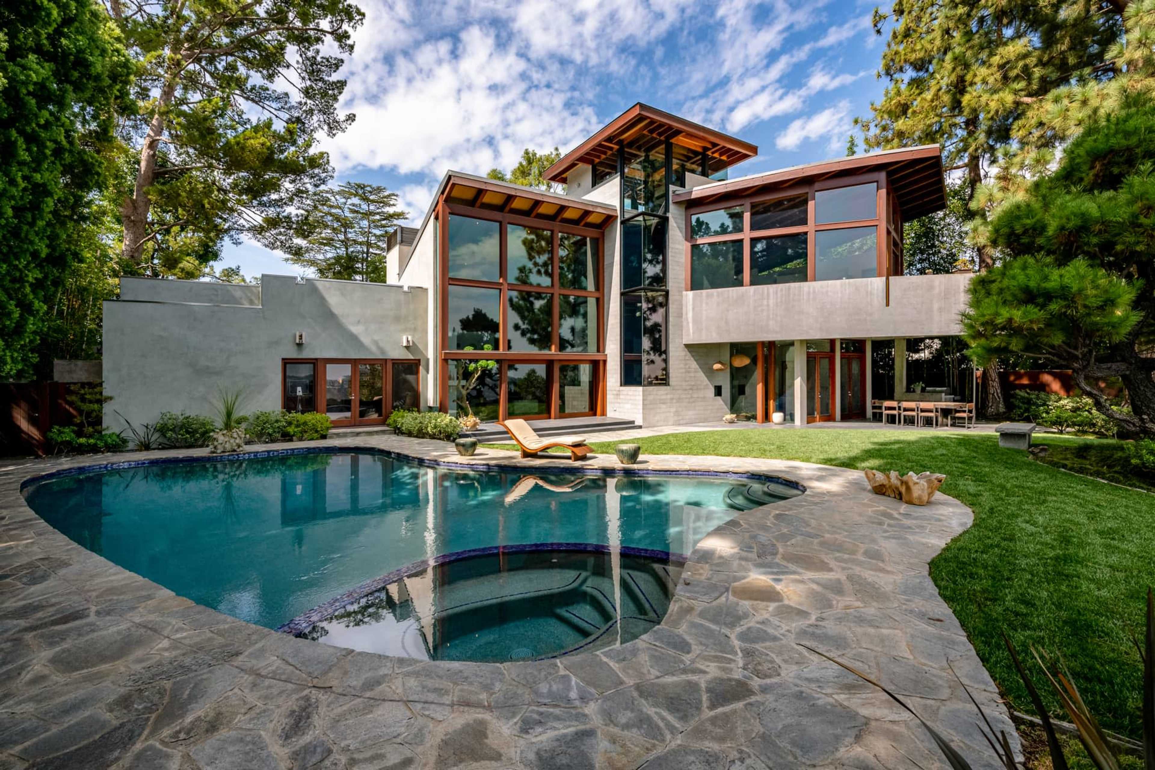 Los Angeles Mansion, Modern,  Lake view with pool Image in Bel Air, Los Angeles, CA