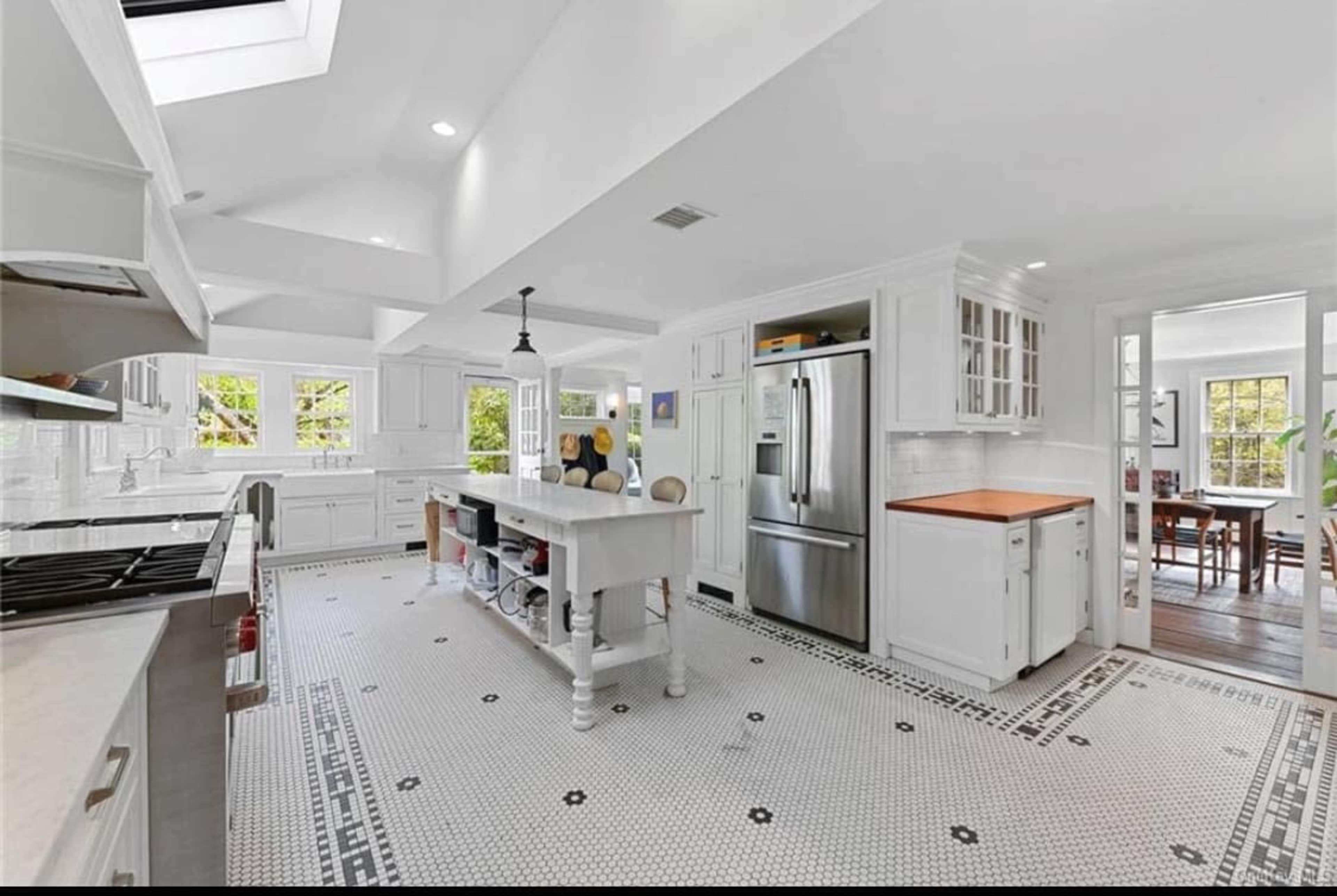Sun-filled airy charming country home with huge kitchen Image in Bedford, Mount Kisco, NY
