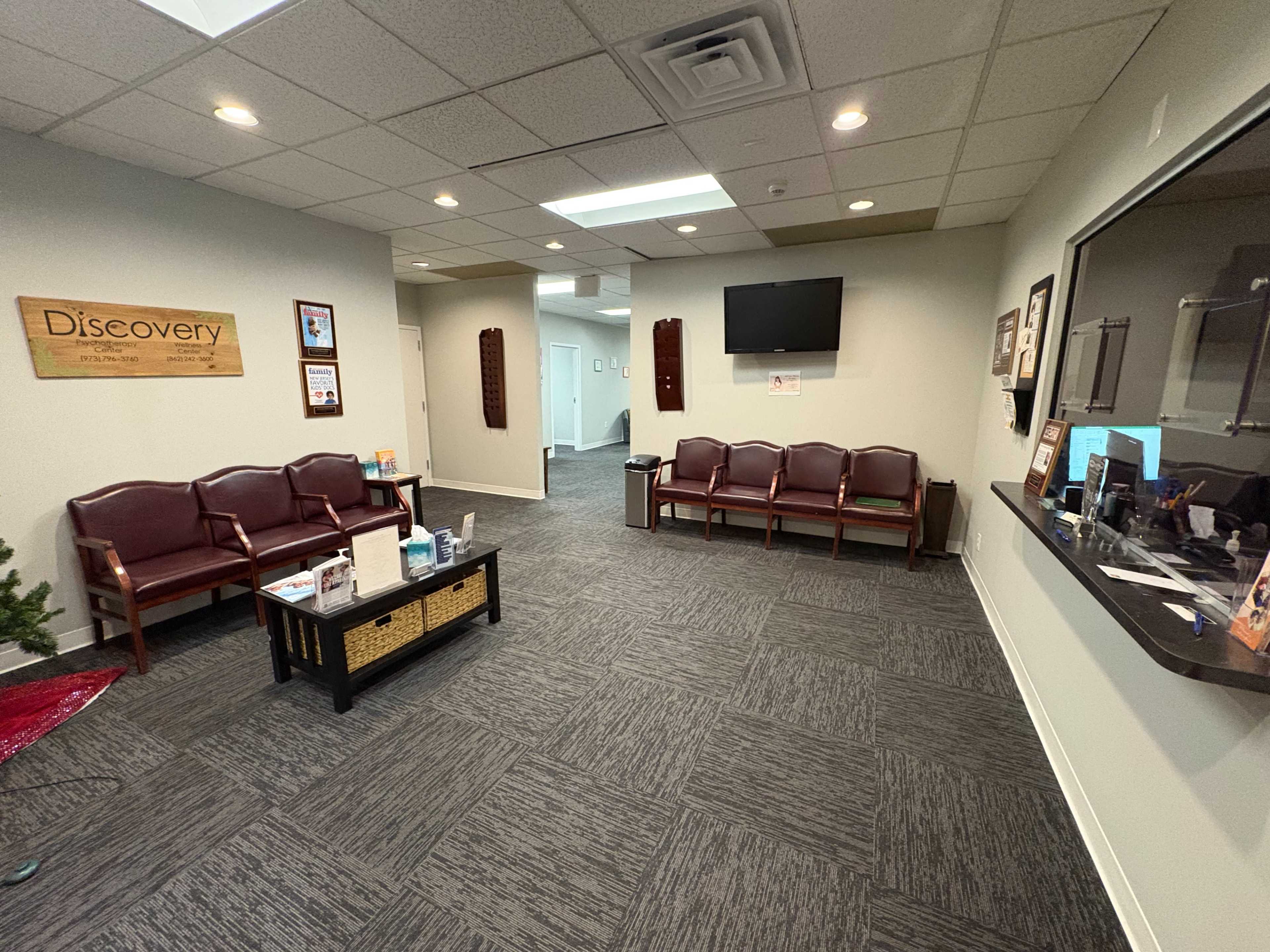 Flexible private offices and professional meeting rooms in a vibrant suburban setting Image in Cedar Knolls, Cedar Knolls, NJ