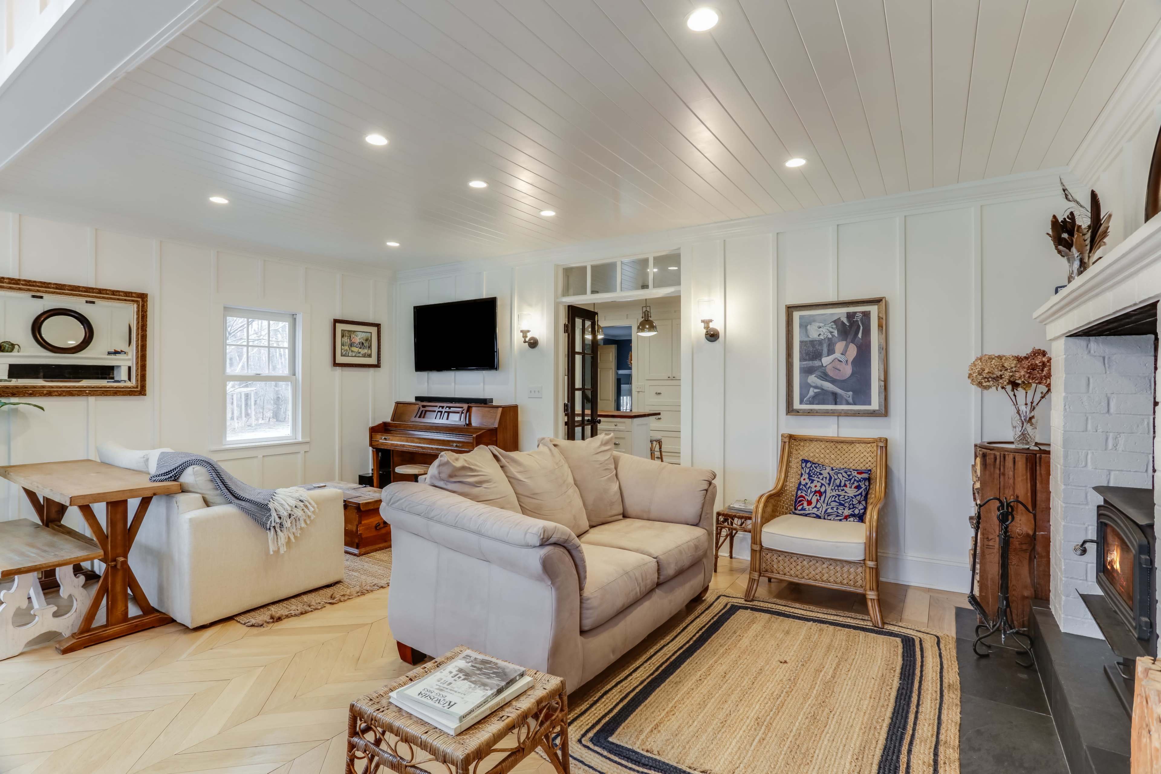 Coastal Style Estate - Chicago-Milwaukee Image in Kenosha, KENOSHA, WI
