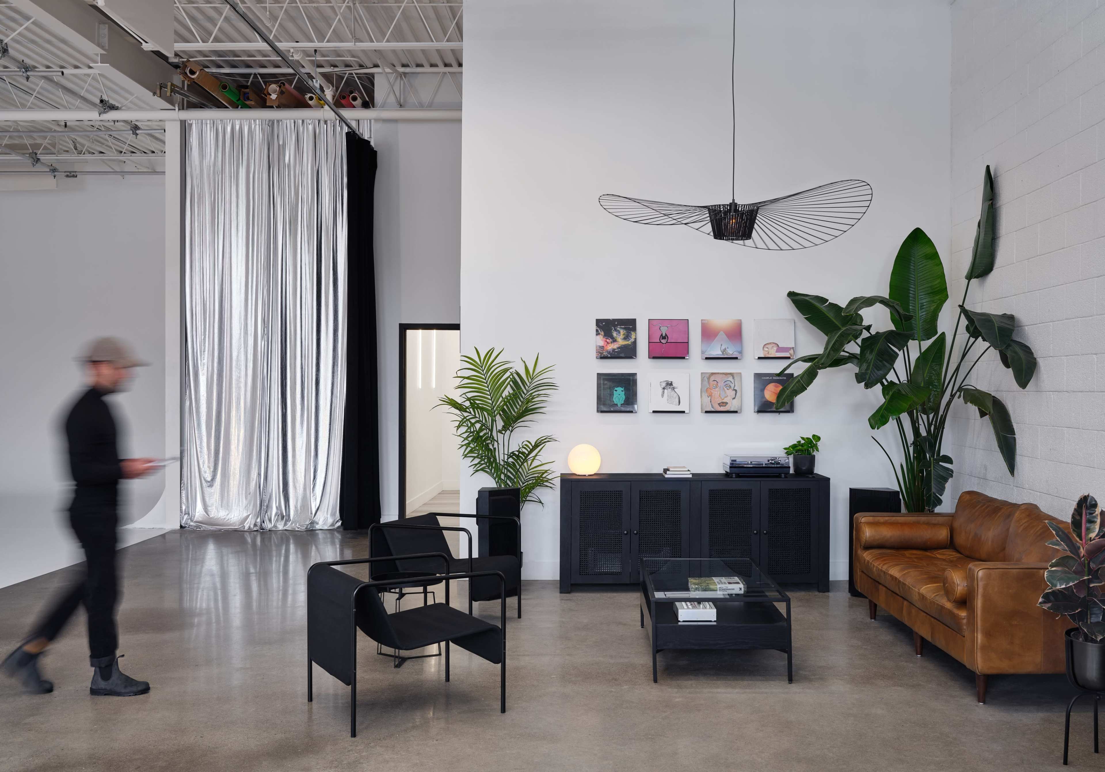 All Inclusive 3600sqft Open Concept Video & Photo Studio w Cyc Image in Bermondsey, Toronto, ON