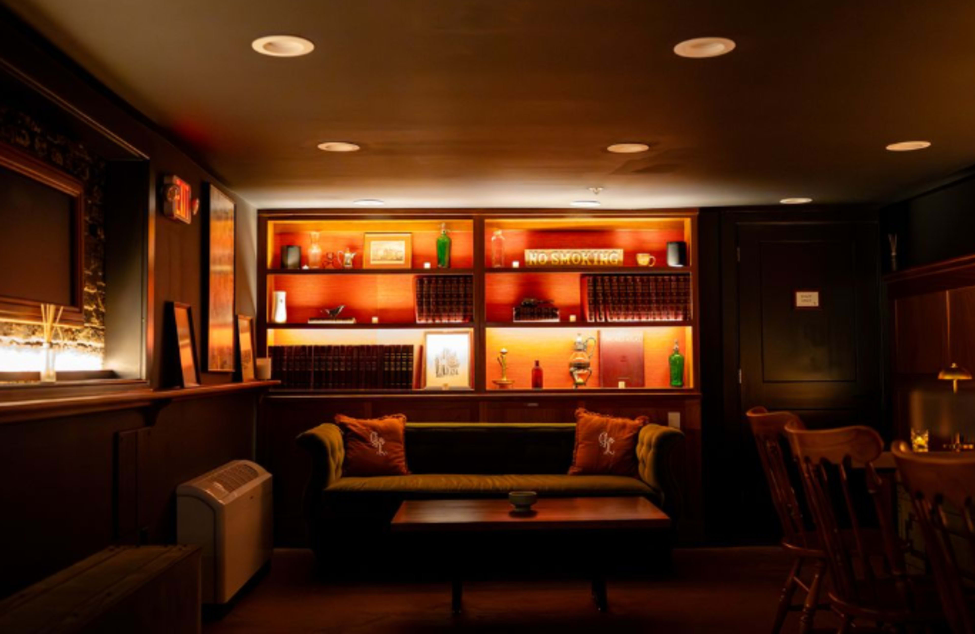 Newtons Cellar | Speakeasy Lounge Image in Center City East, Philadelphia, PA