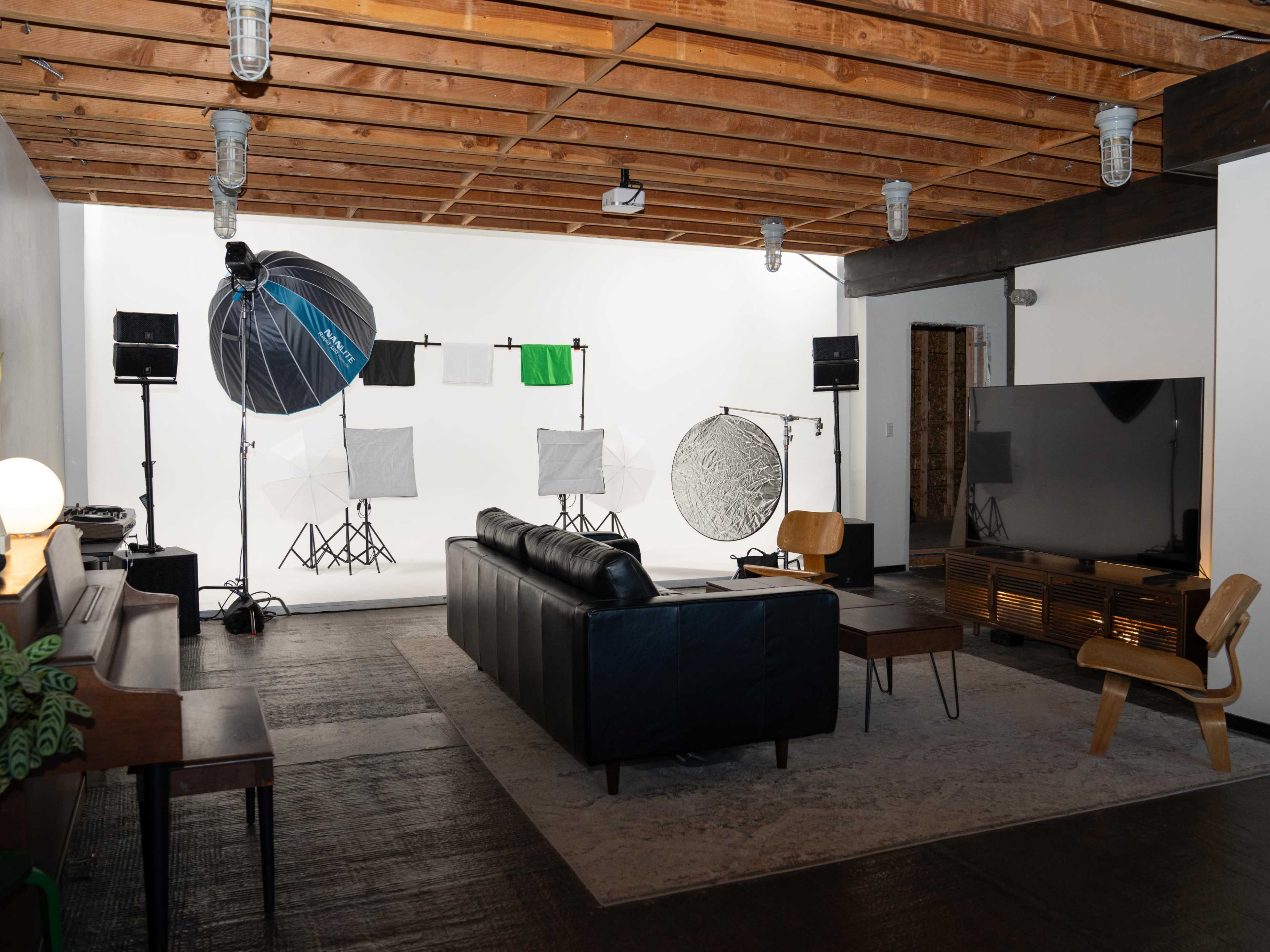 Private Creative Space in NoHo Arts District Image in North Hollywood, North Hollywood, CA
