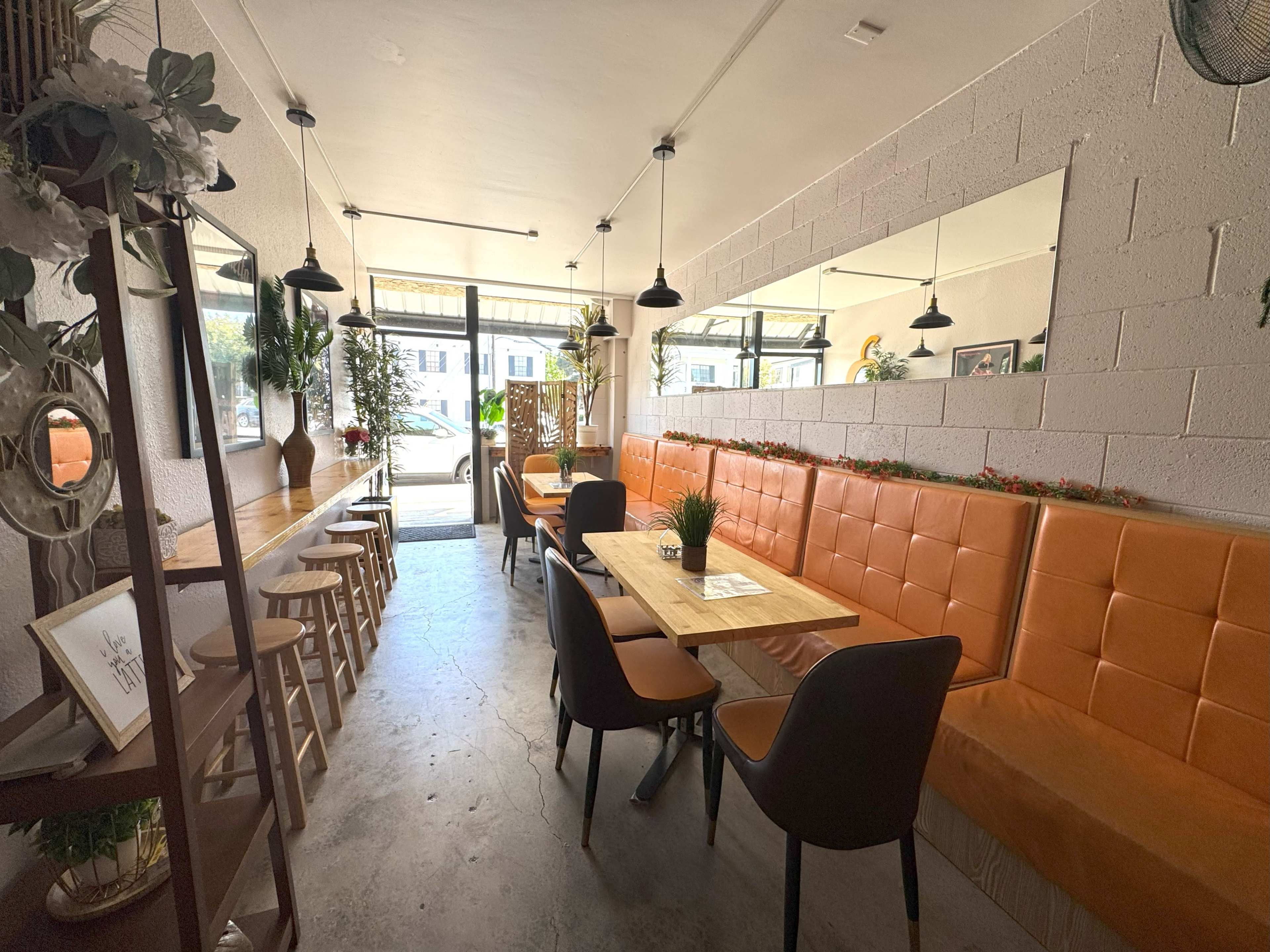 Coffee Shop/Restaurant Image in Mar Vista, Los Angeles, CA