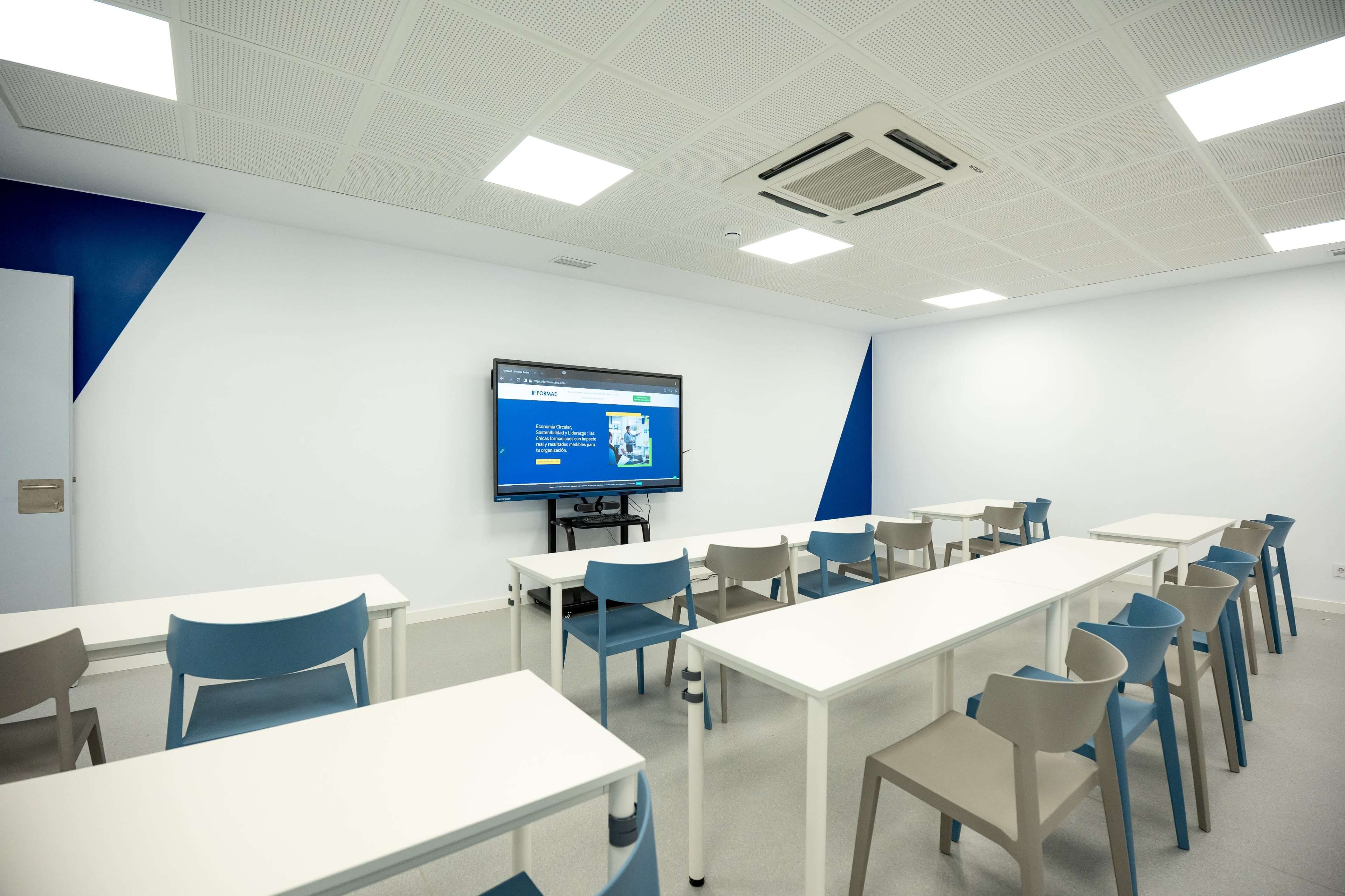 Sala de formación versátil y totalmente equipada en ubicación estratégica Image in , Sant Quirze del Vallès, B