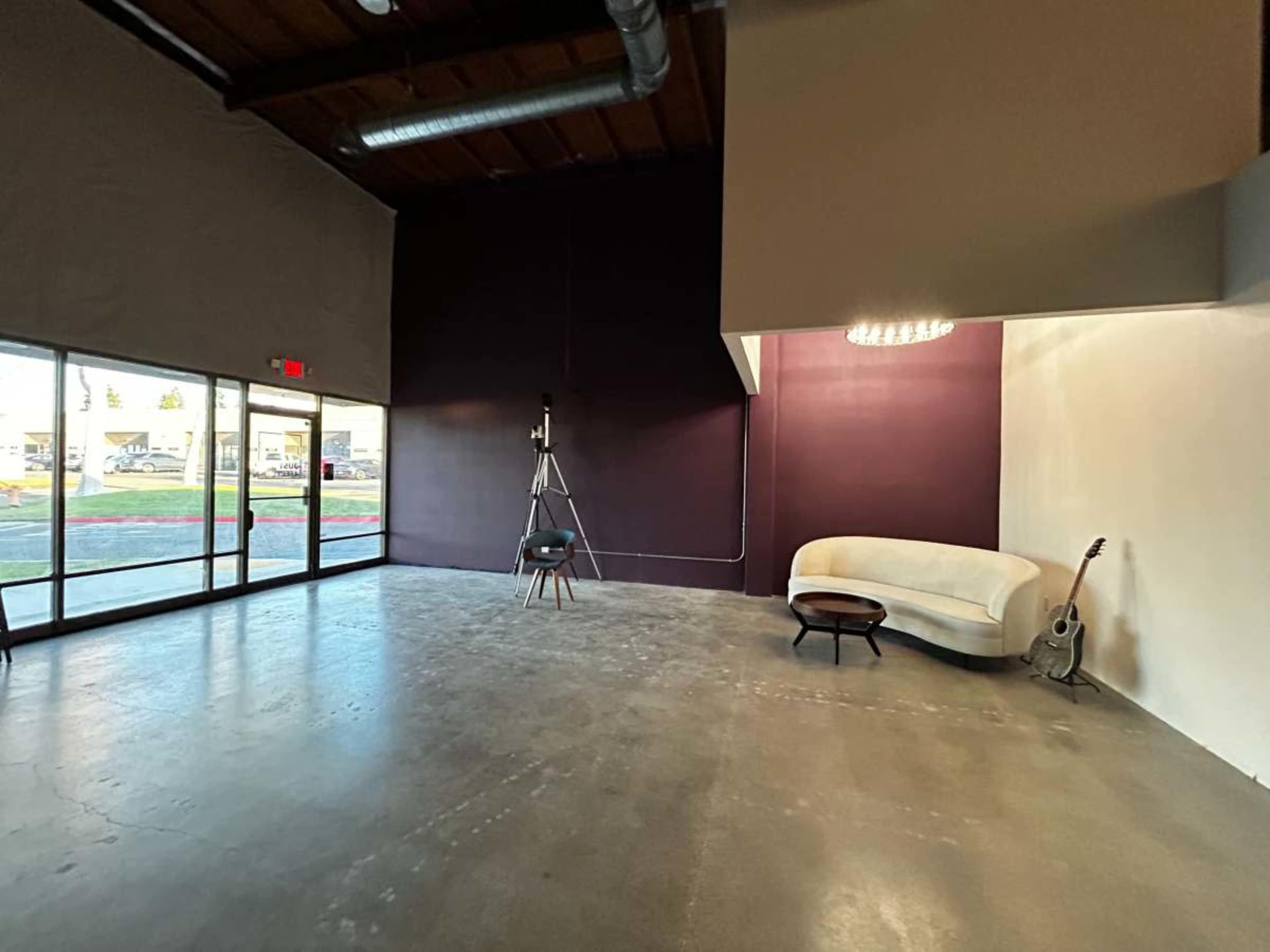 Industrial urban studio Image in Laguna Hills, Laguna Hills, CA