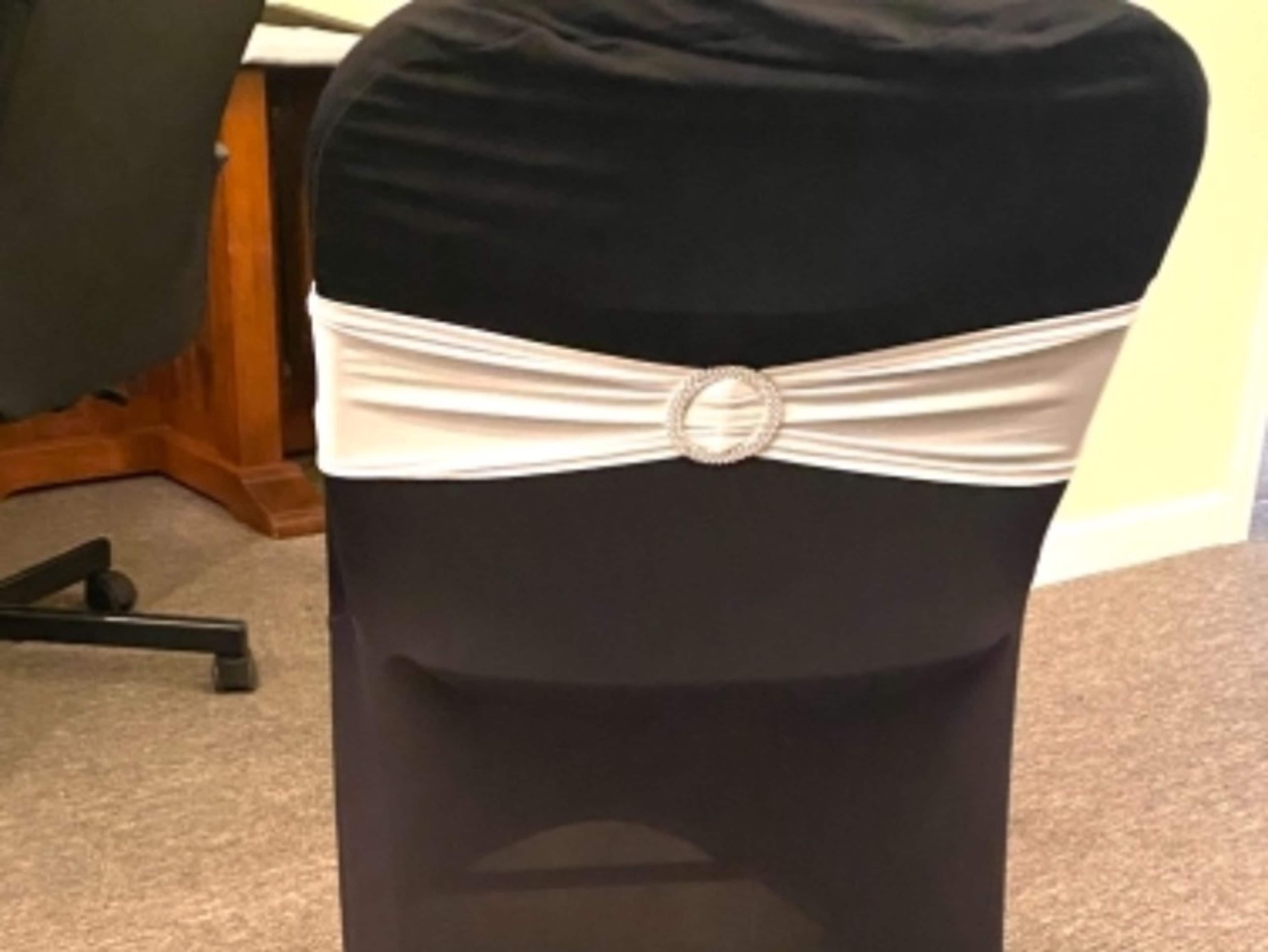 Black spandex chair cover w/sash