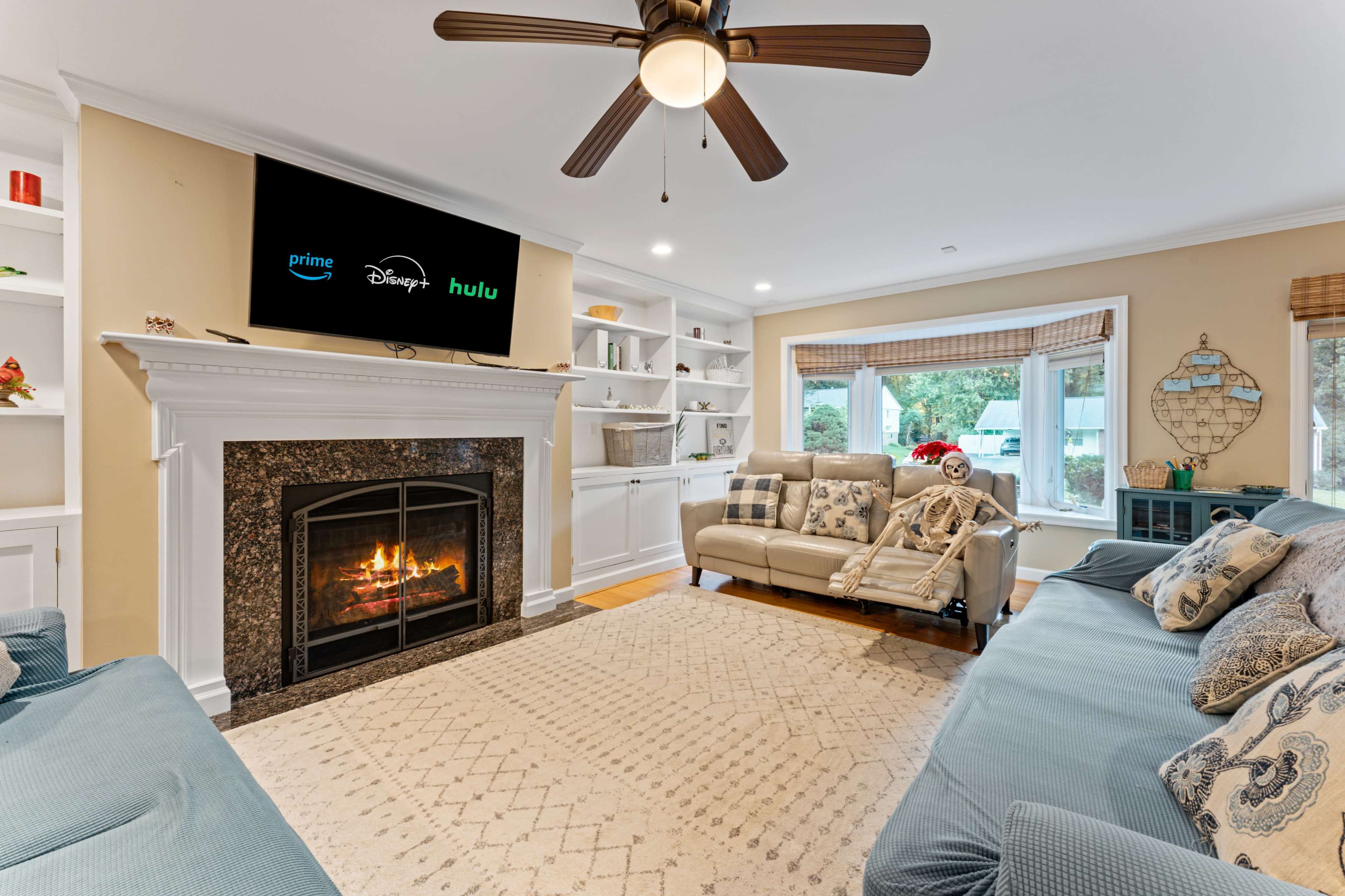 Stunning Open Floor Plan Image in Fairland, Silver Spring, MD