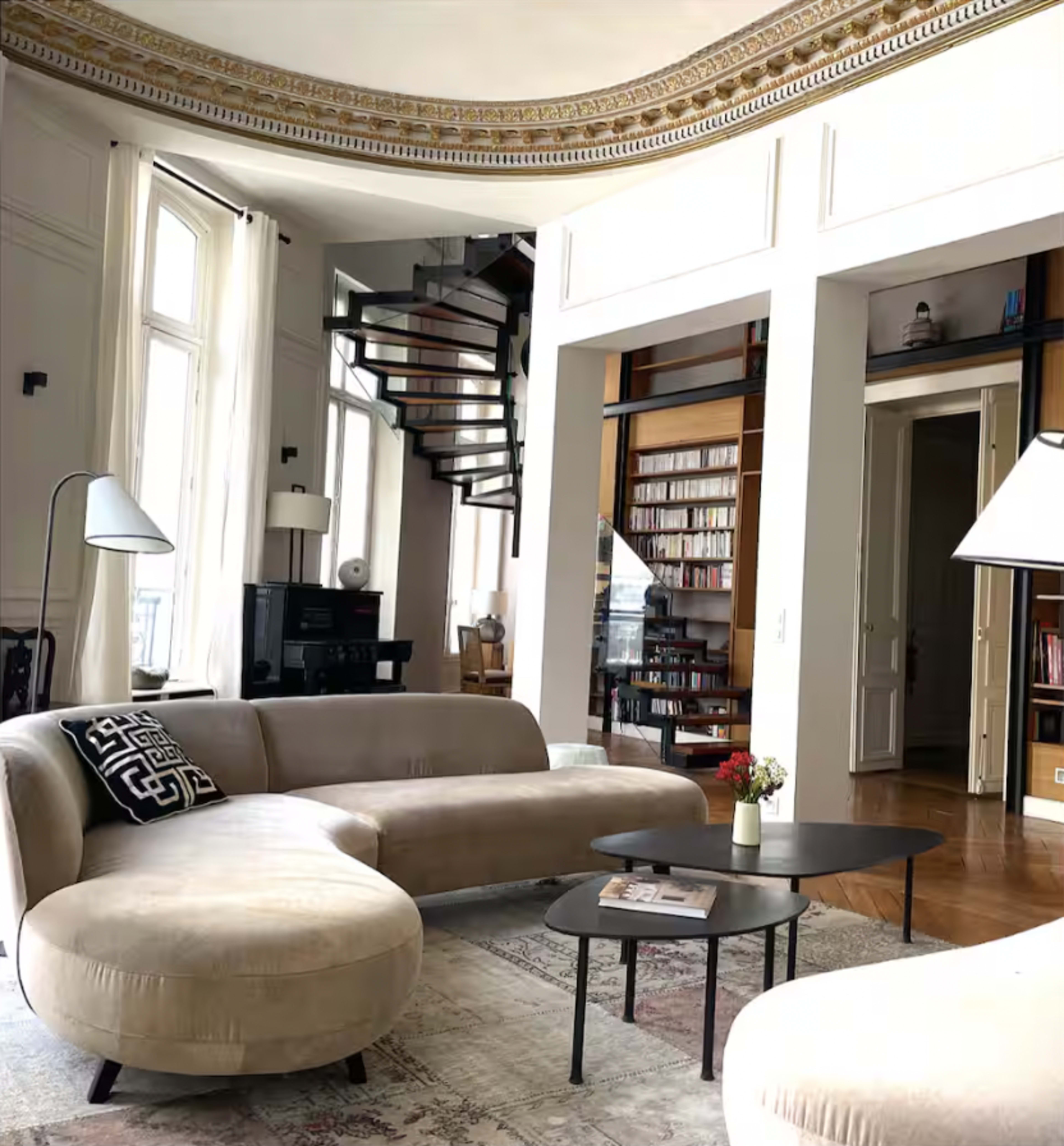 Bright, Elegant & Versatile Space for Photoshoots, Events, and Pop-Up Shops Image in Sentier, Paris, 