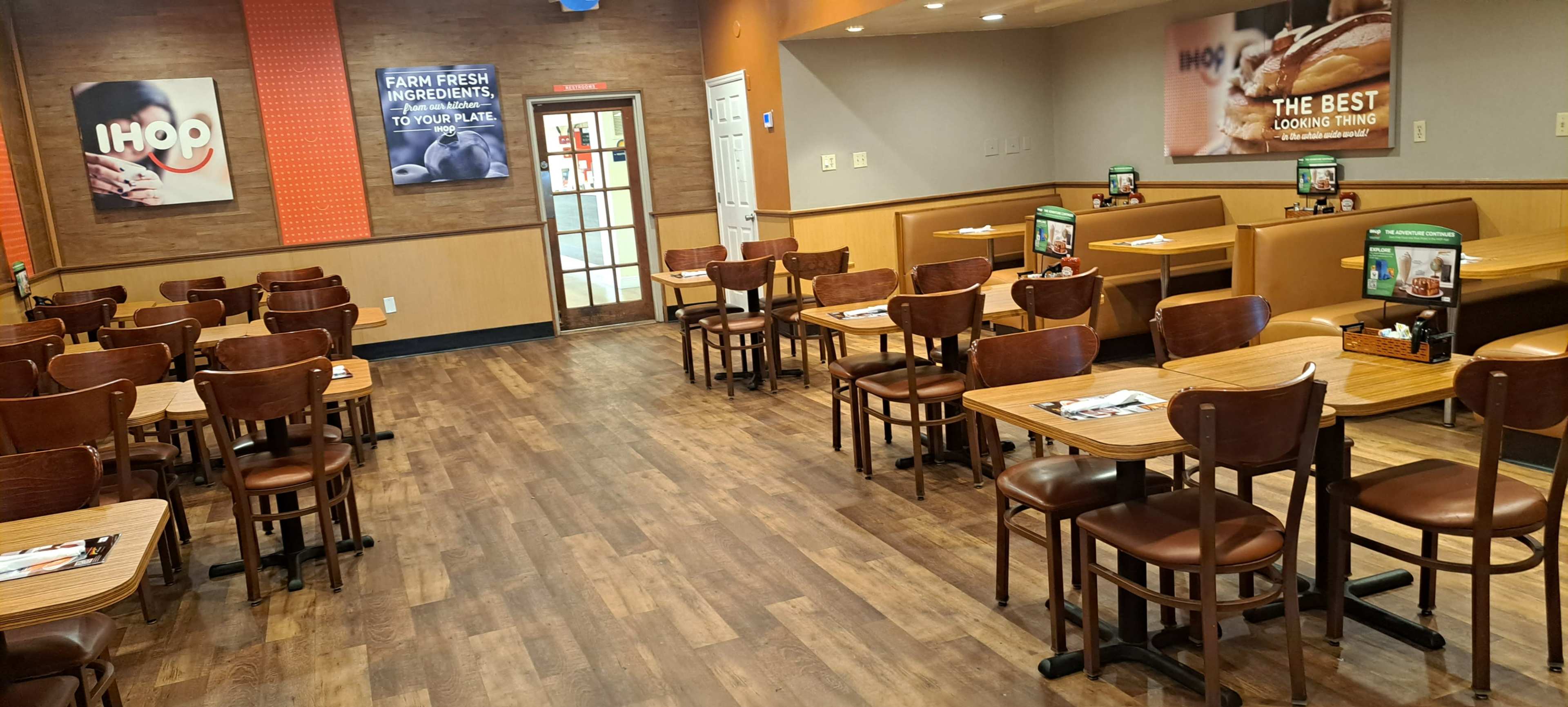 Private Dining Room / Meeting Event Space Image in Titusville, Titusville, FL