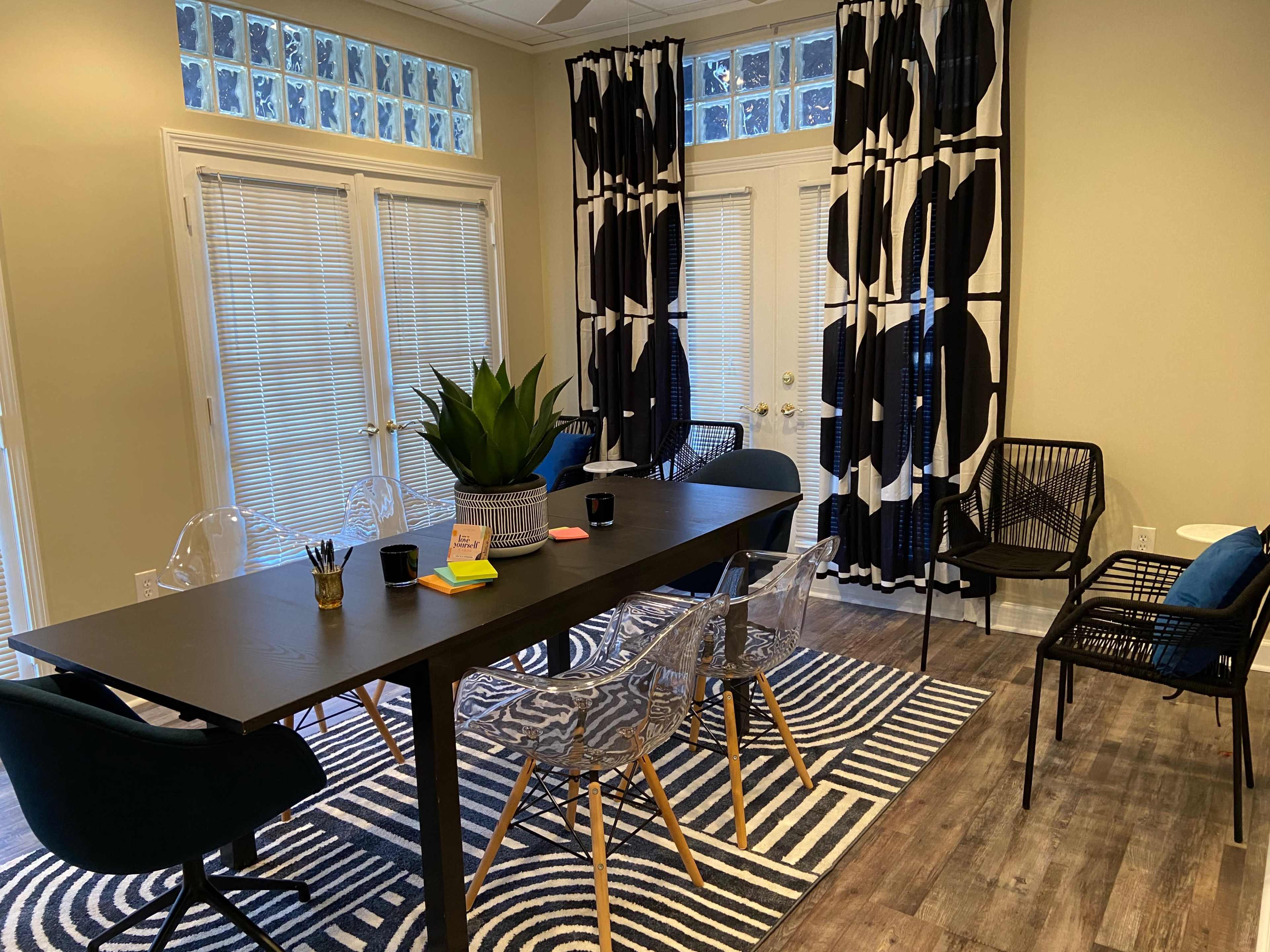 Contemporary Intimate Meeting Space in Roswell's medical downtown Image in Alpharetta, Roswell, GA