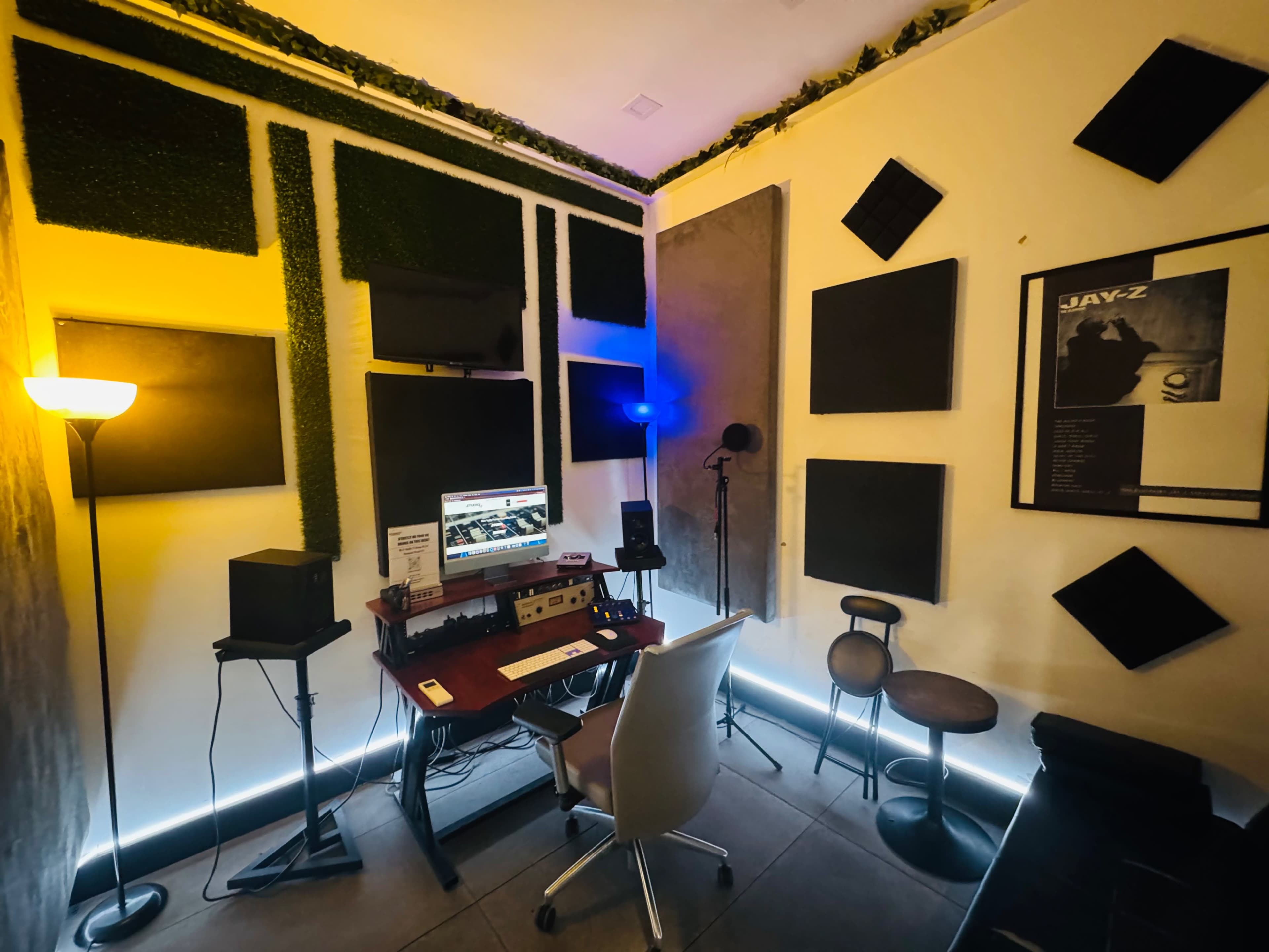 East Williamsburg Personal Recording Studio w/wo Engineer Image in Bushwick, brooklyn, NY