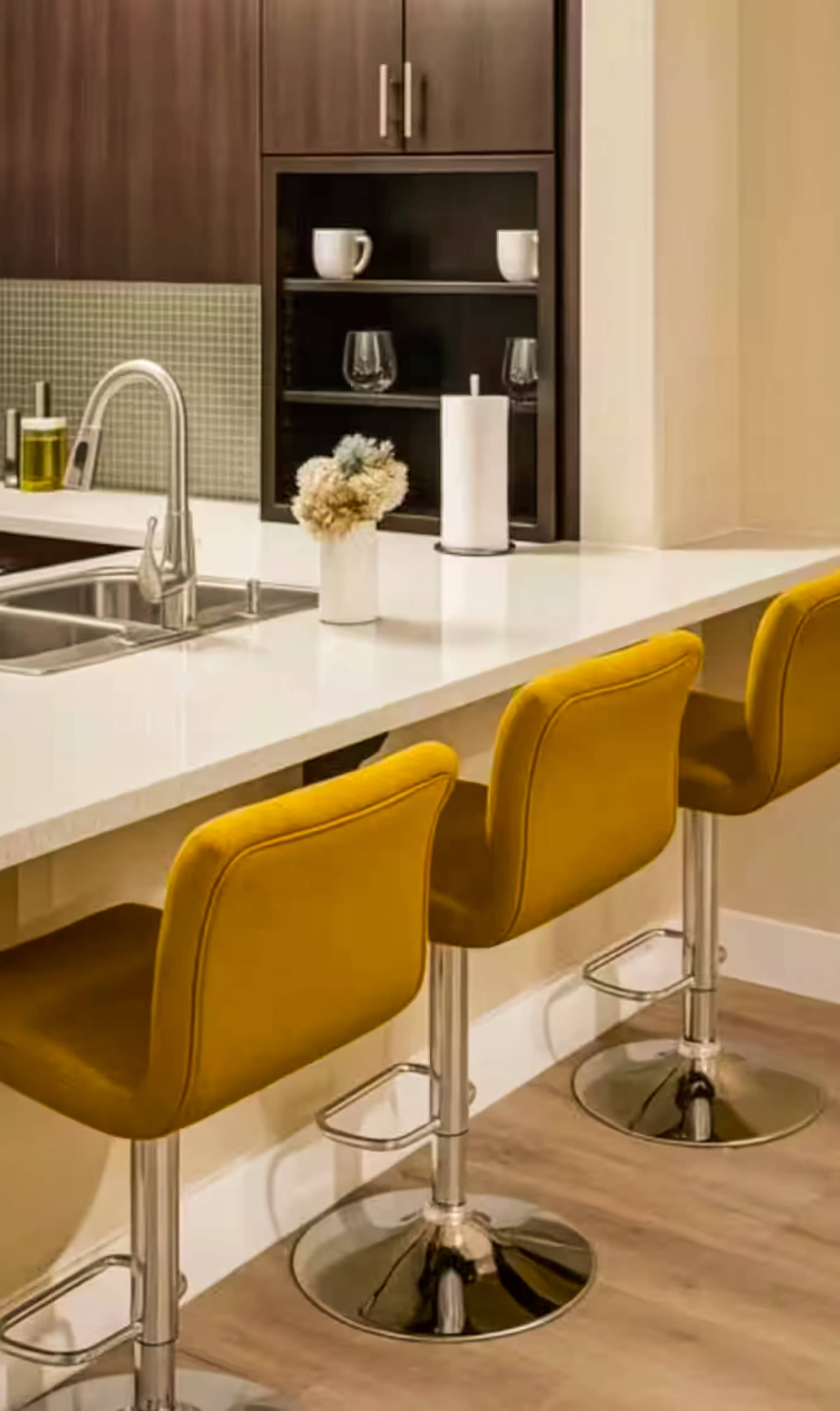 Chic Modern LA Apartment with Natural Light & Stylish Interior — Perfect for Shoots Image in Marina del Rey, Marina del Rey, CA