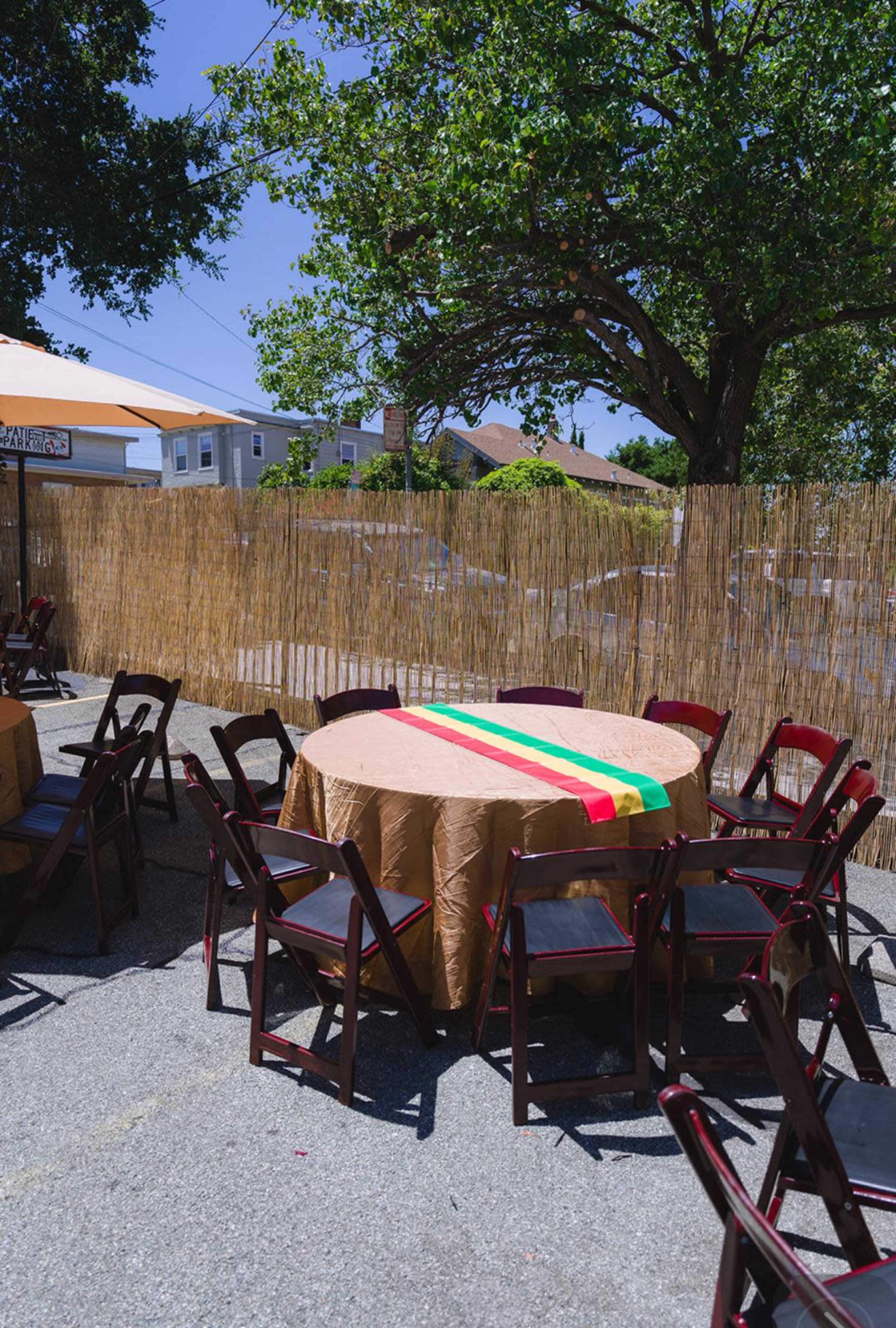 Lake Merritt Outdoor Lot with Vibe – Great for Pop-Ups & Grilling Image in Merritt, oakland, CA
