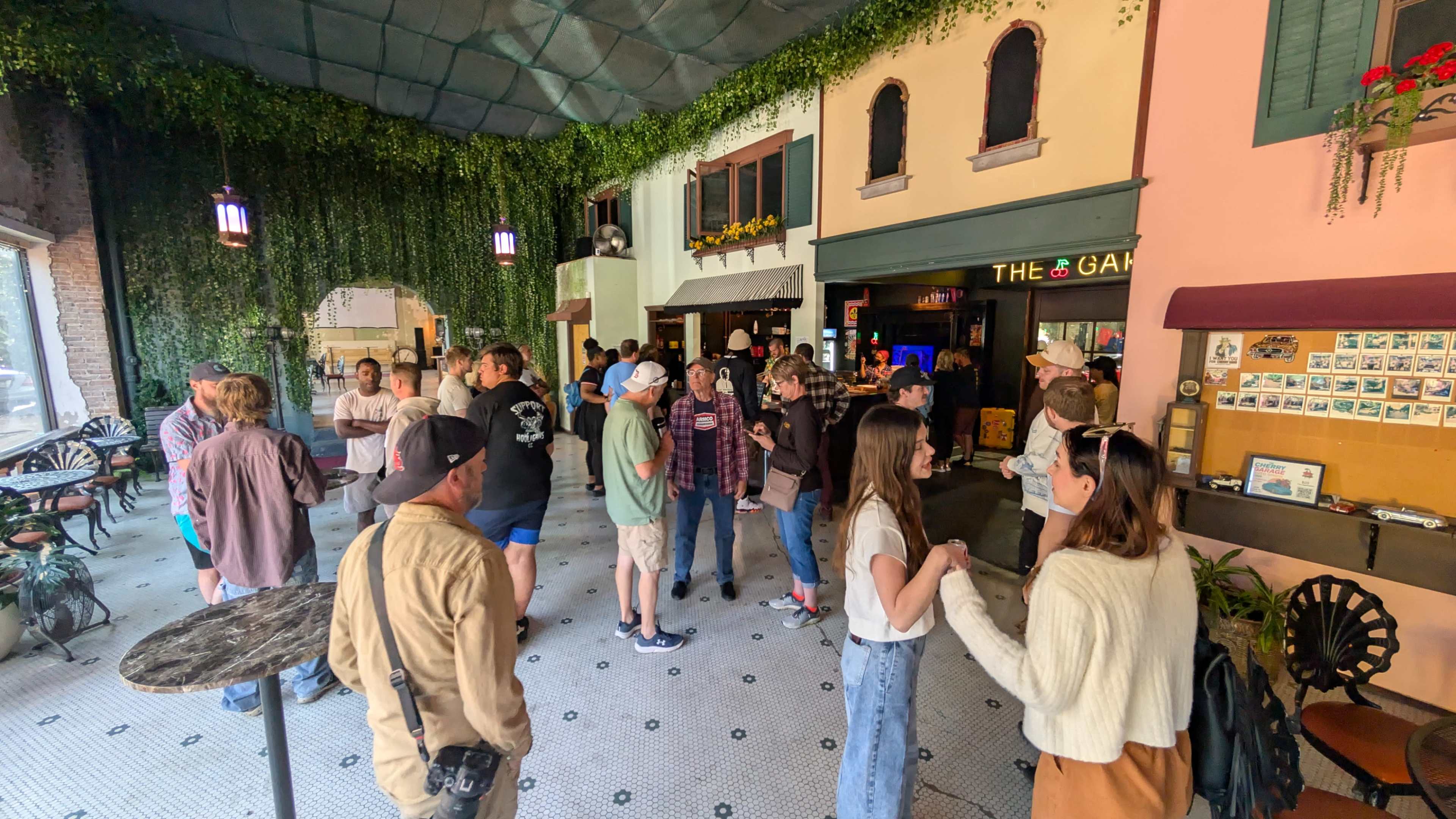 Midtown Cafe & Automotive Gallery Image in Midtown, St. Louis, MO