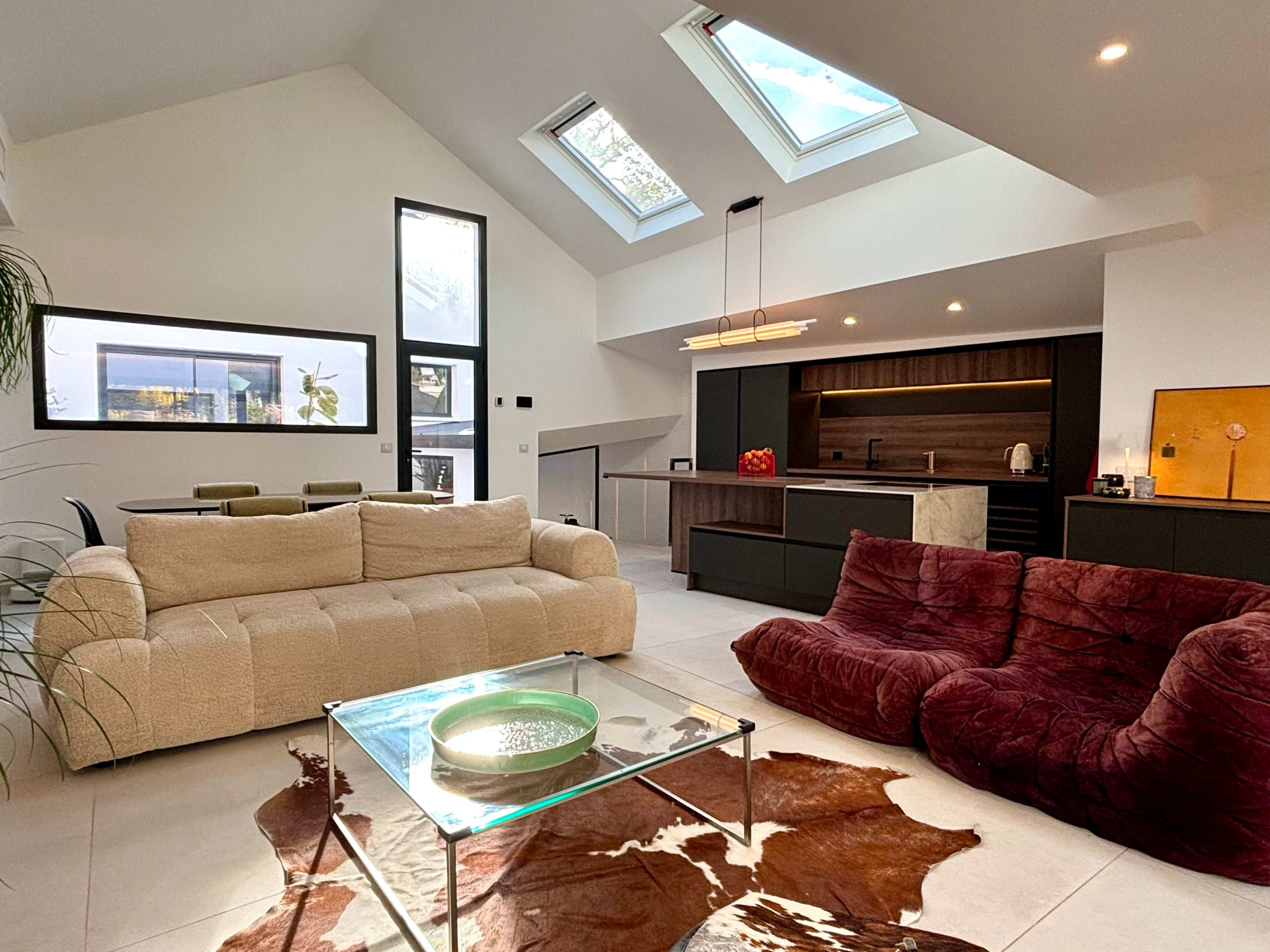 Maison moderne et lumineuse au calme, entourée de verdure – proche de Paris Image in , Le Plessis-Robinson