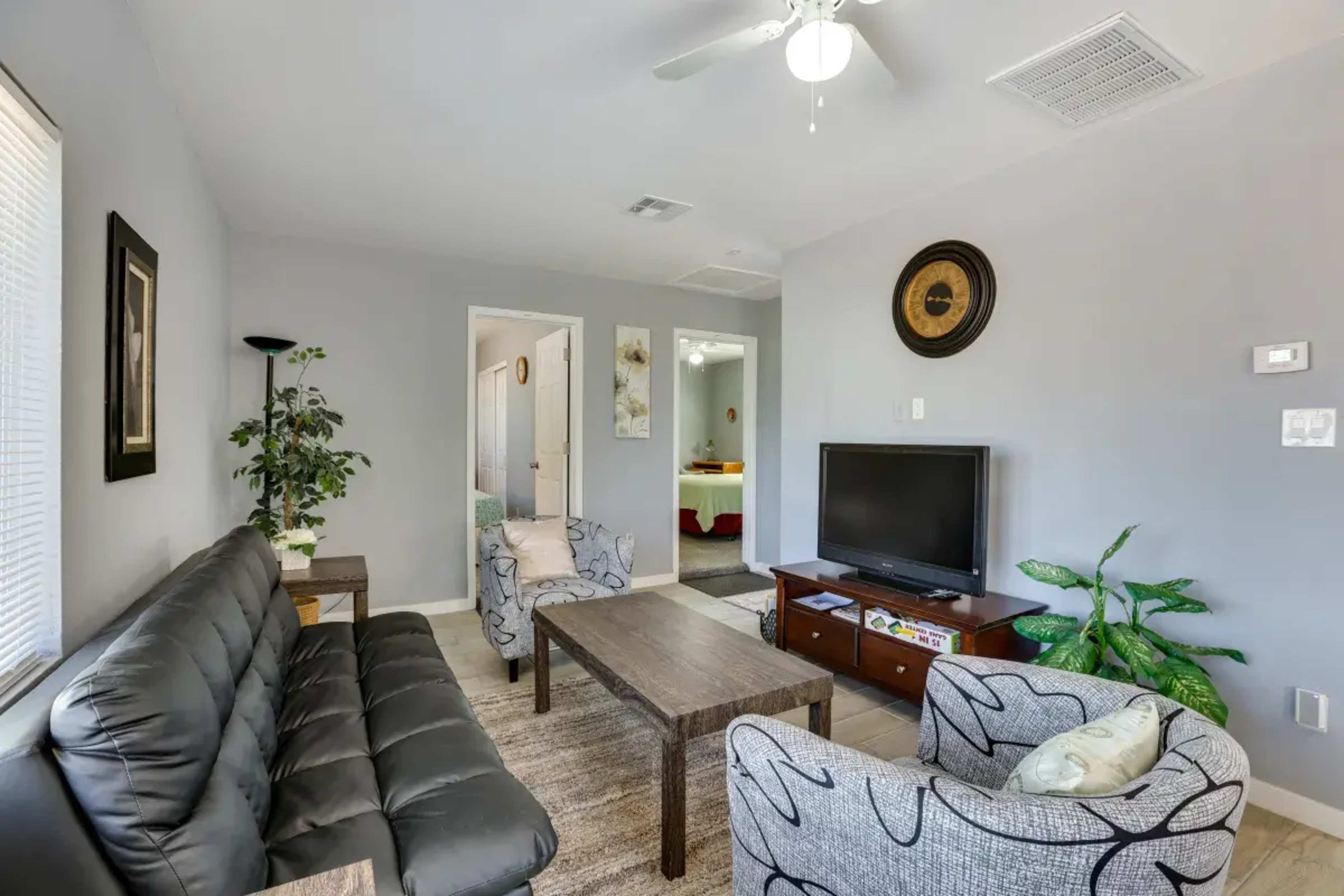 2bedroom/1 bathroom/1 kitchen suite in a quite neighborhood. Image in Glendale, Glendale, AZ