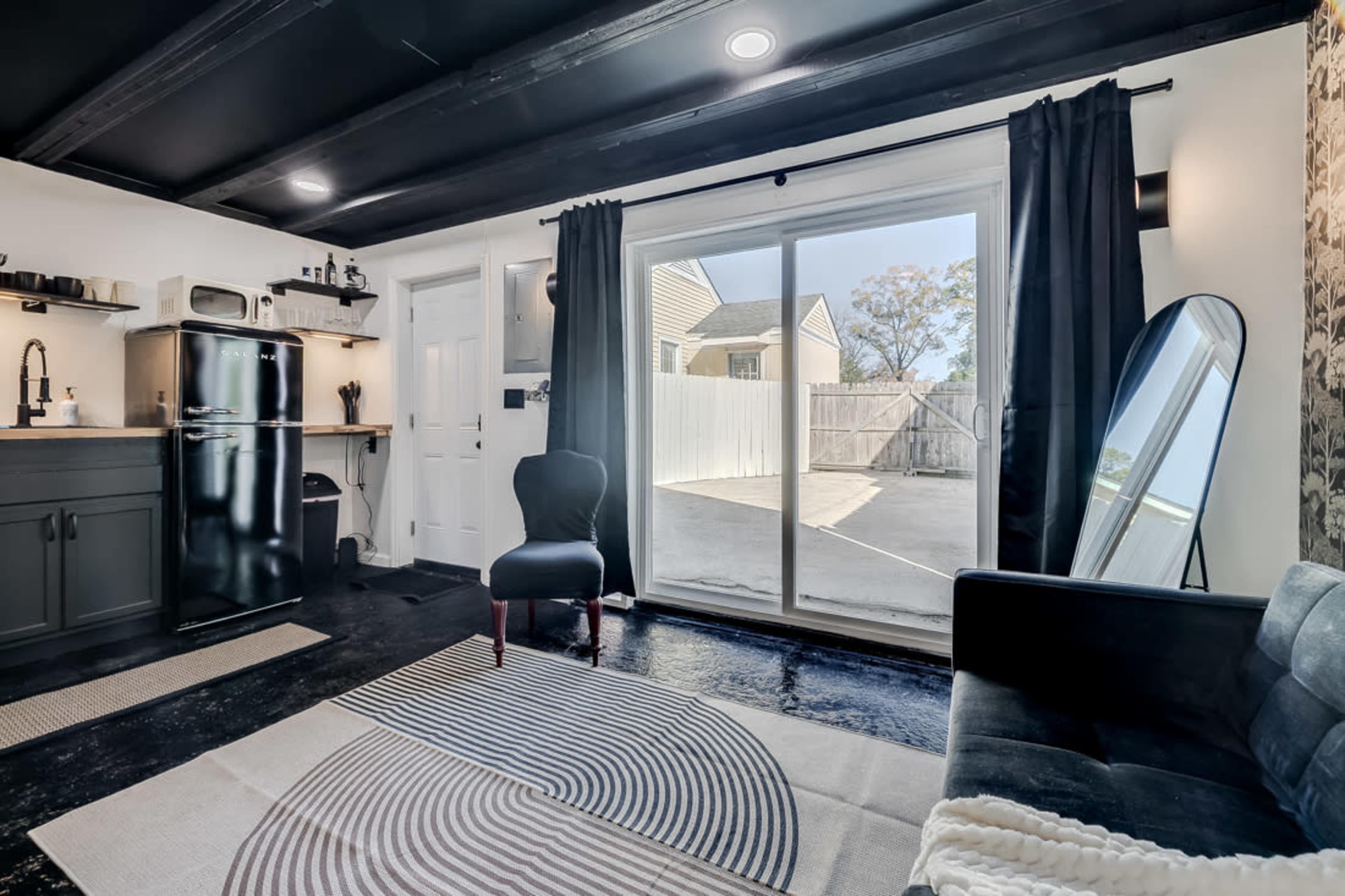 Quiet Savannah Retreat – 10 Minutes to Downtown Image in Port Wentworth, Port Wentworth, GA