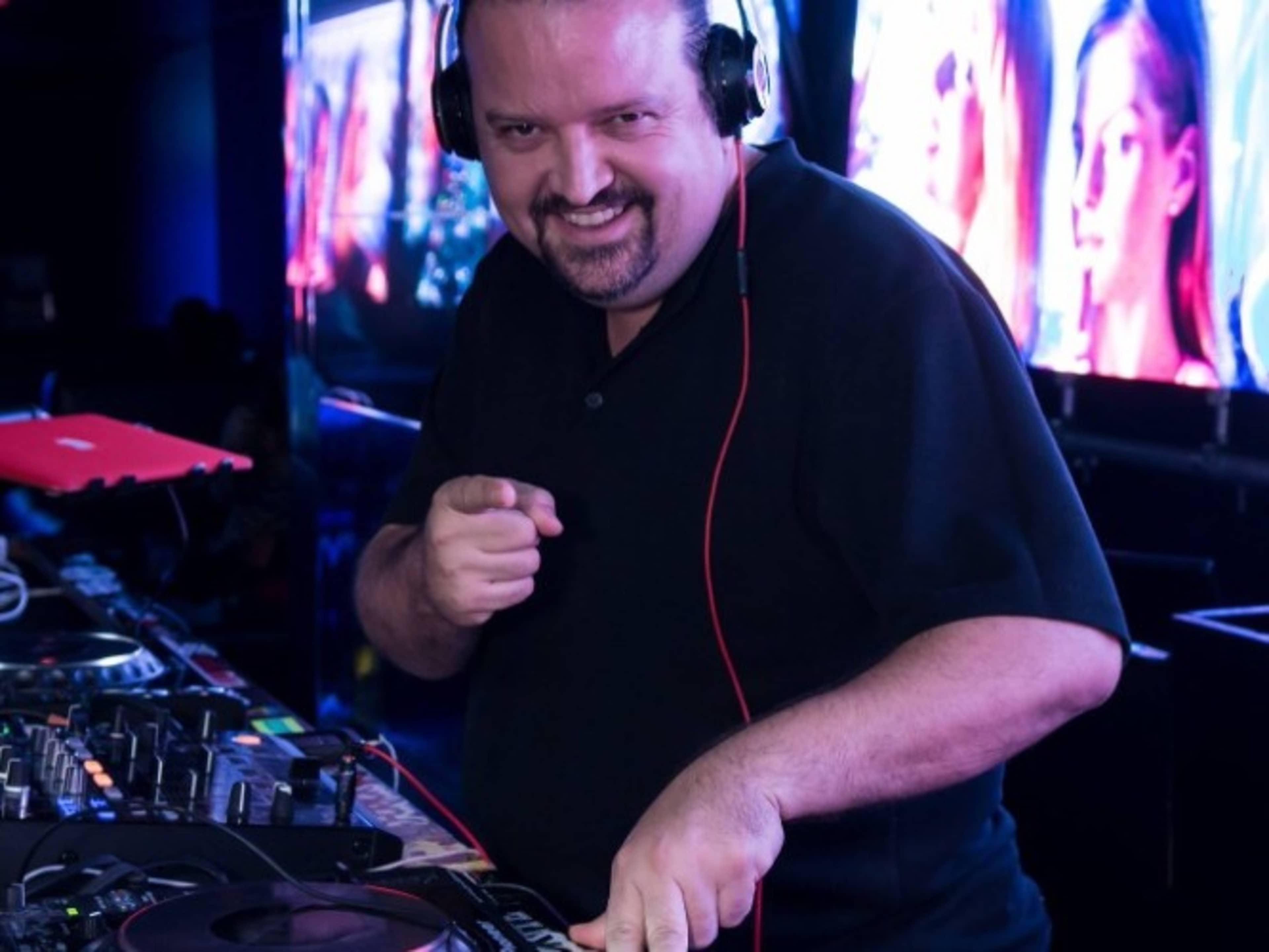 DJ Service with sound