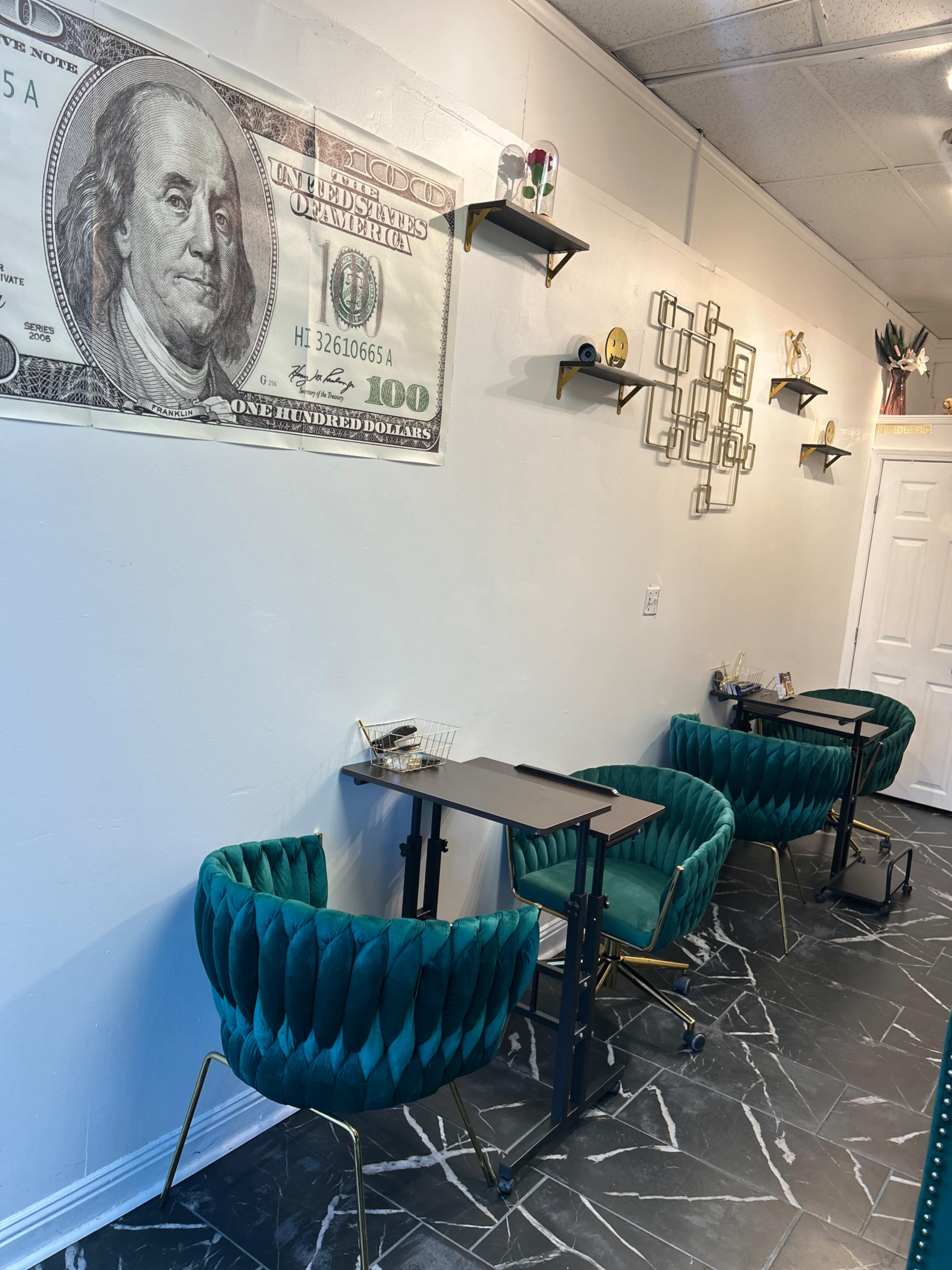 Green Velvet Room Image in Lithonia, Lithonia, GA