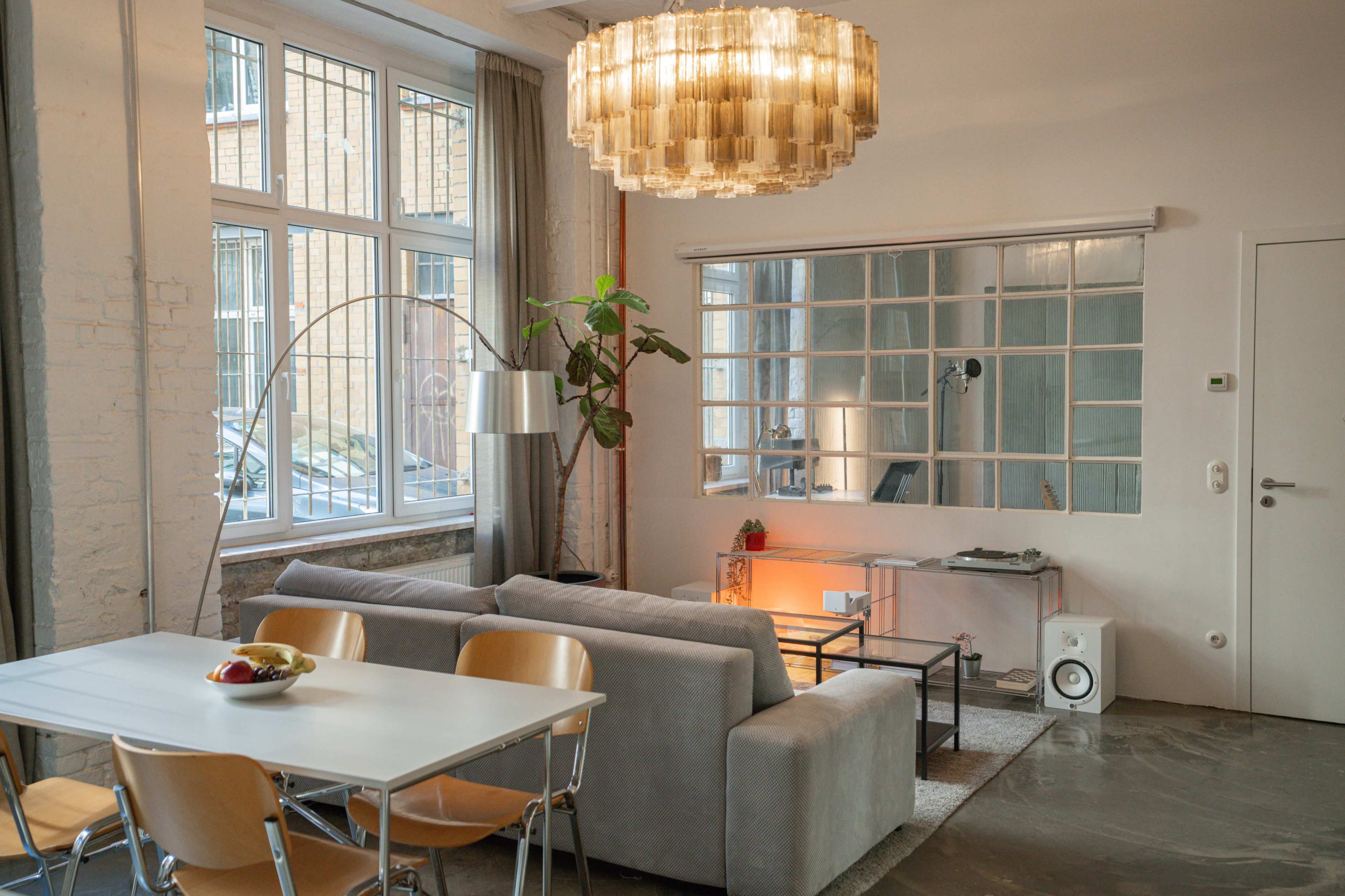 Spacious Industrial Loft with Natural Light, Fireplace, Music Studio & Projector – Perfect for Creative Productions." Image in Prenzlauer Berg, Berlin, 