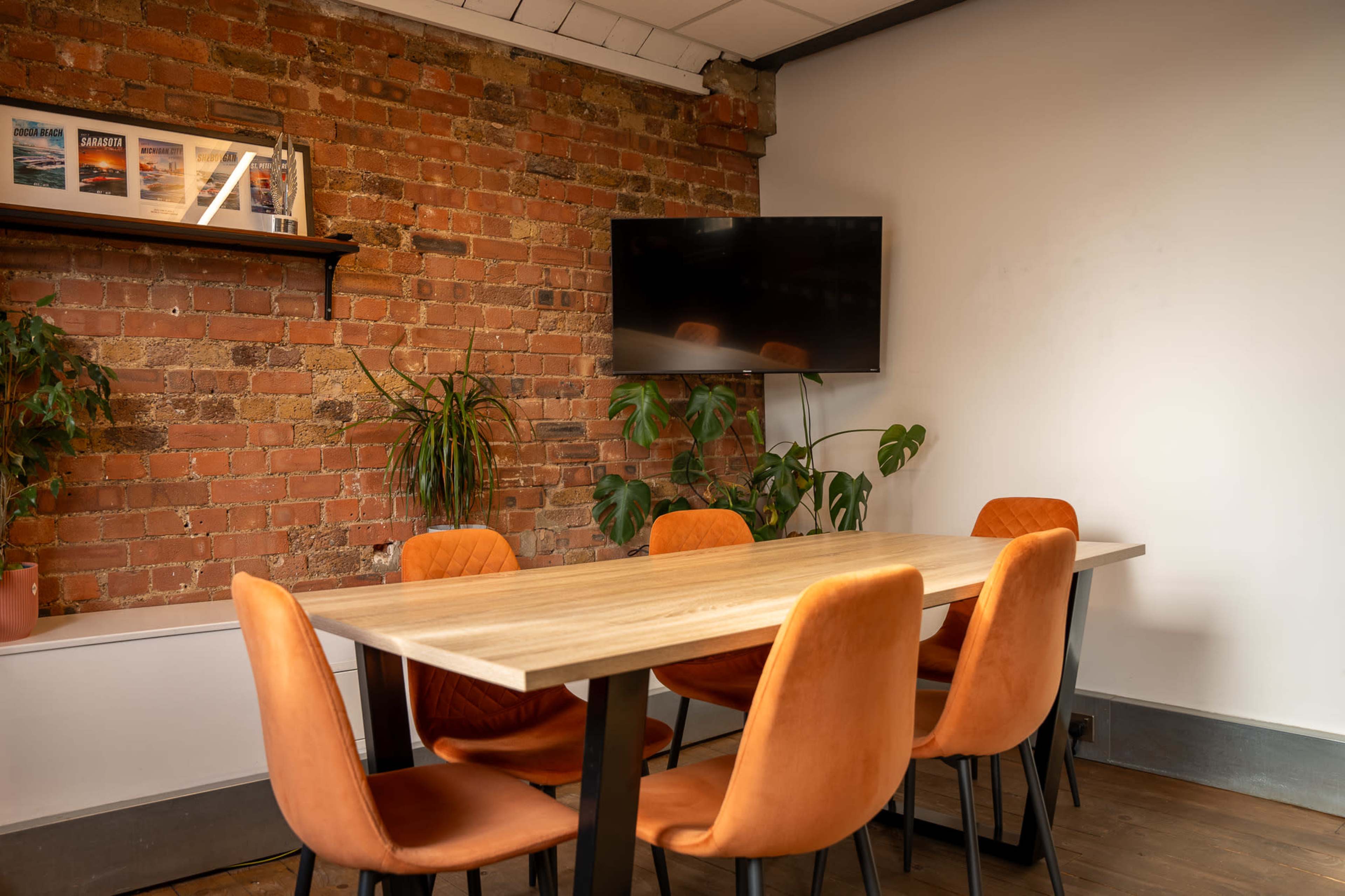 Versatile, quiet and bright open-plan Office, meeting room and studio space in the heart of Shoreditch Image in Hoxton, London, ENG