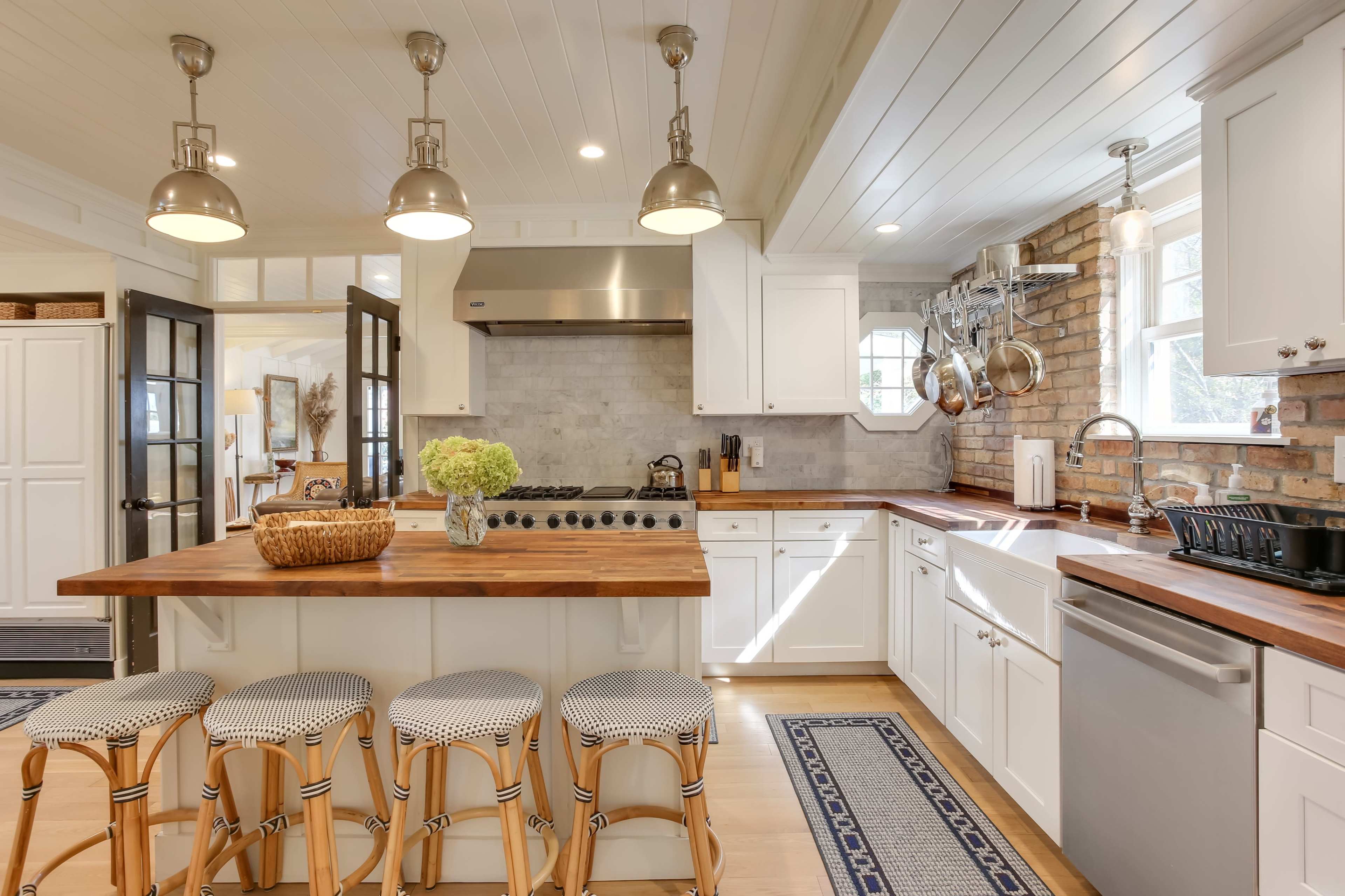 Coastal Style Estate - Chicago-Milwaukee Image in Kenosha, KENOSHA, WI