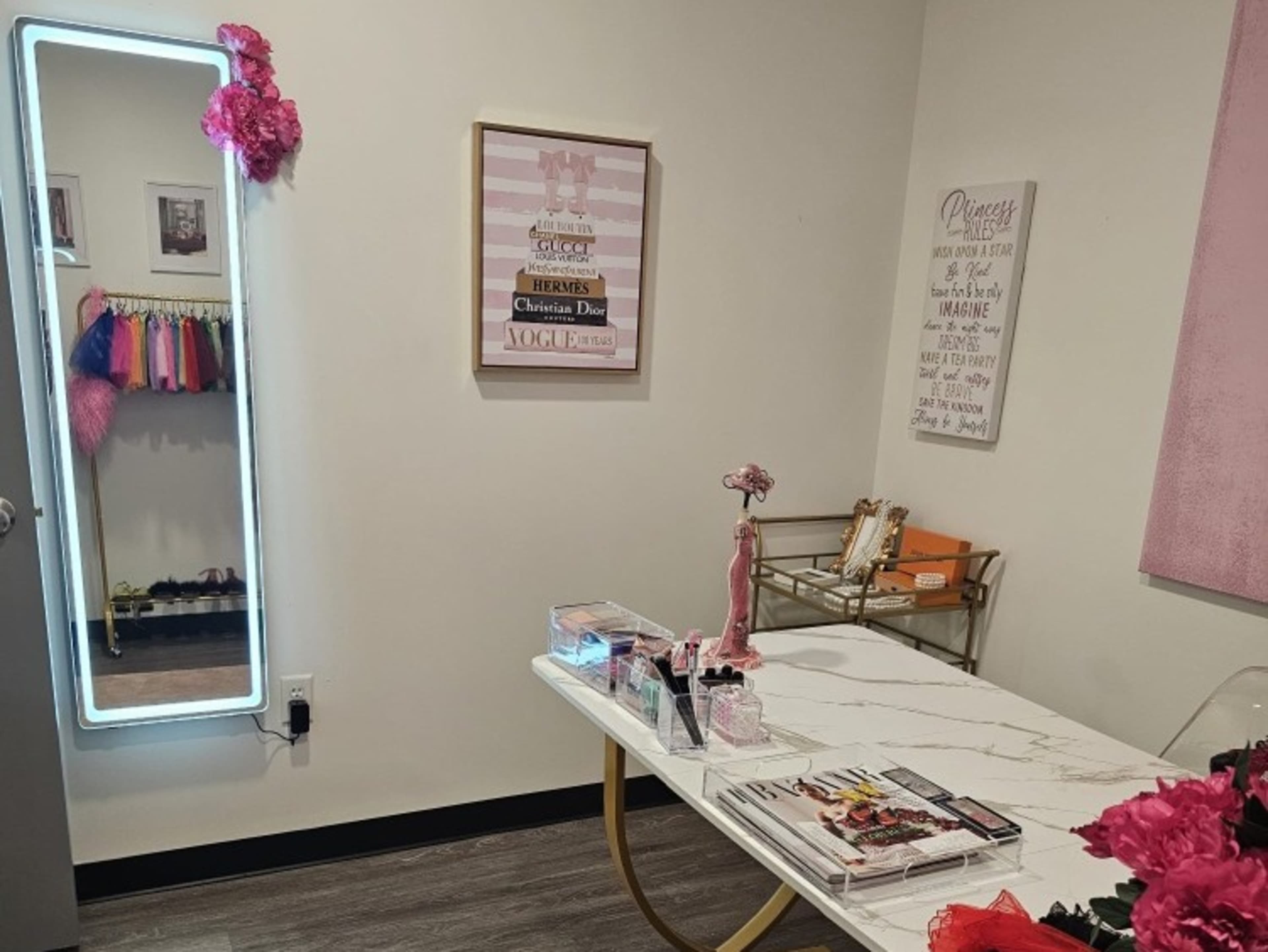 Posh Dressing/Make-up Room
